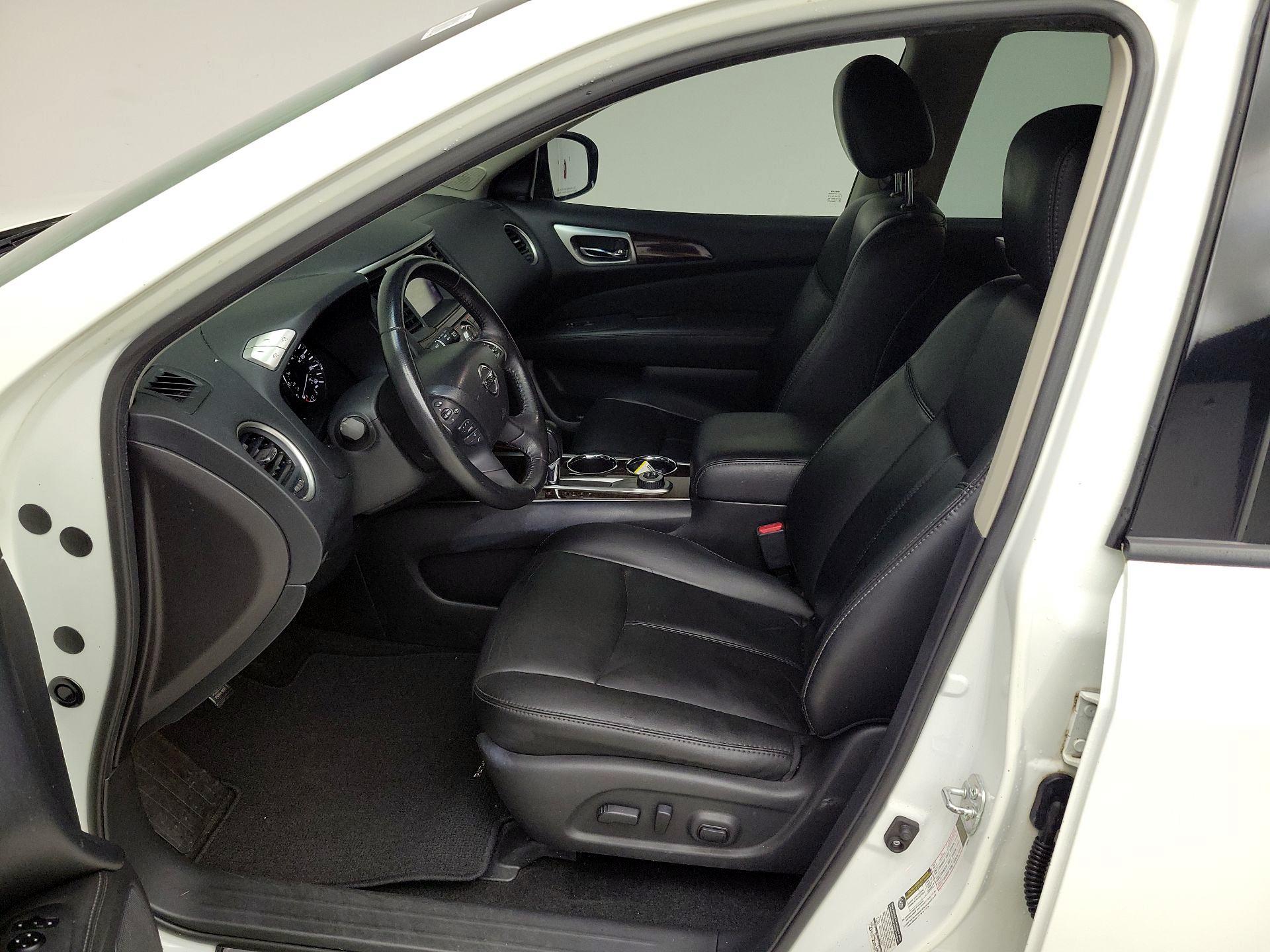 Thumbnail: 2015 Nissan Pathfinder - 11