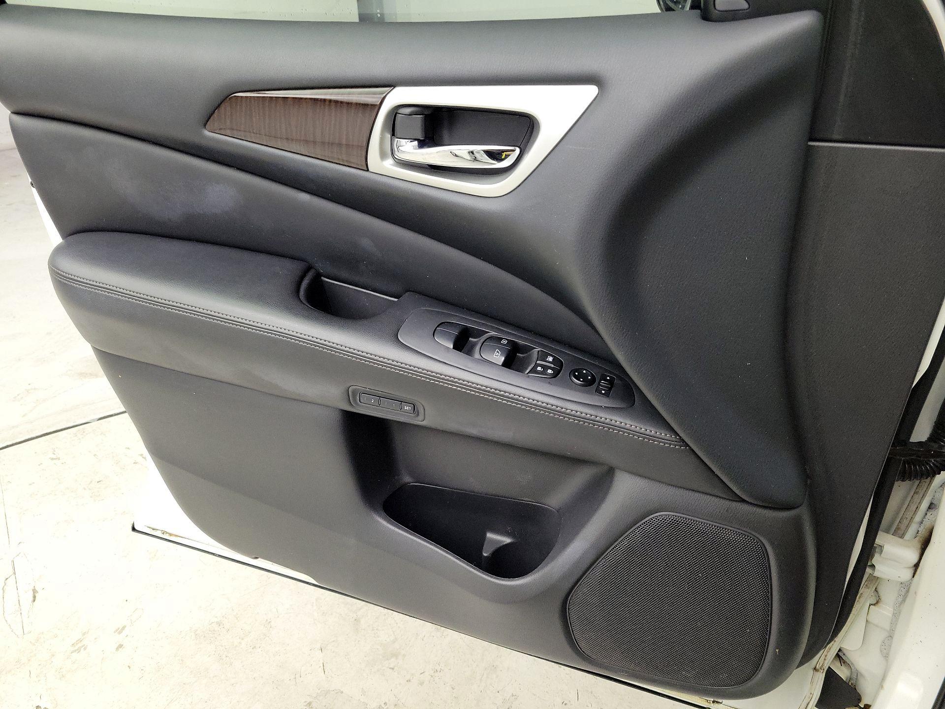 Thumbnail: 2015 Nissan Pathfinder - 12