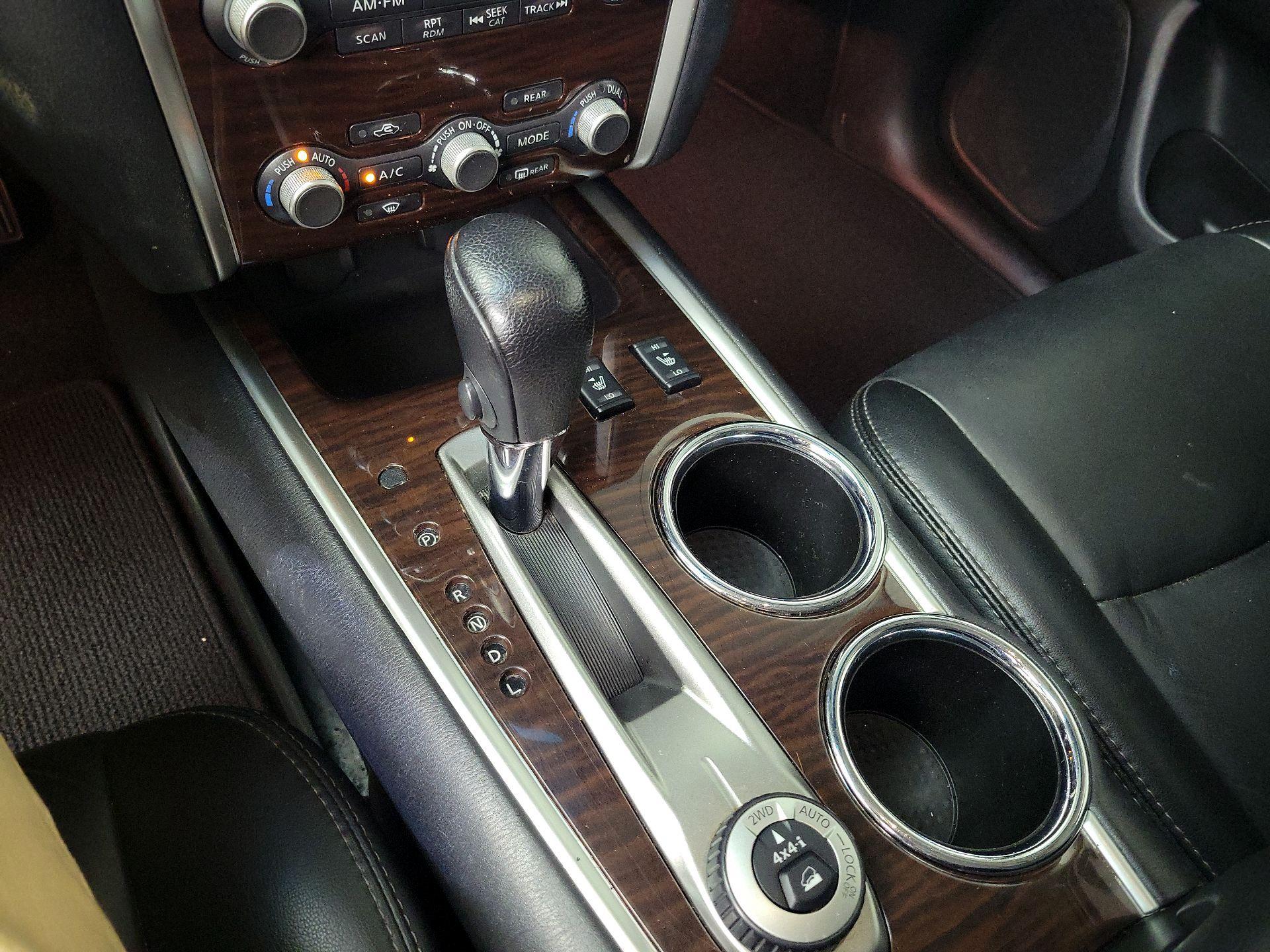 Thumbnail: 2015 Nissan Pathfinder - 17