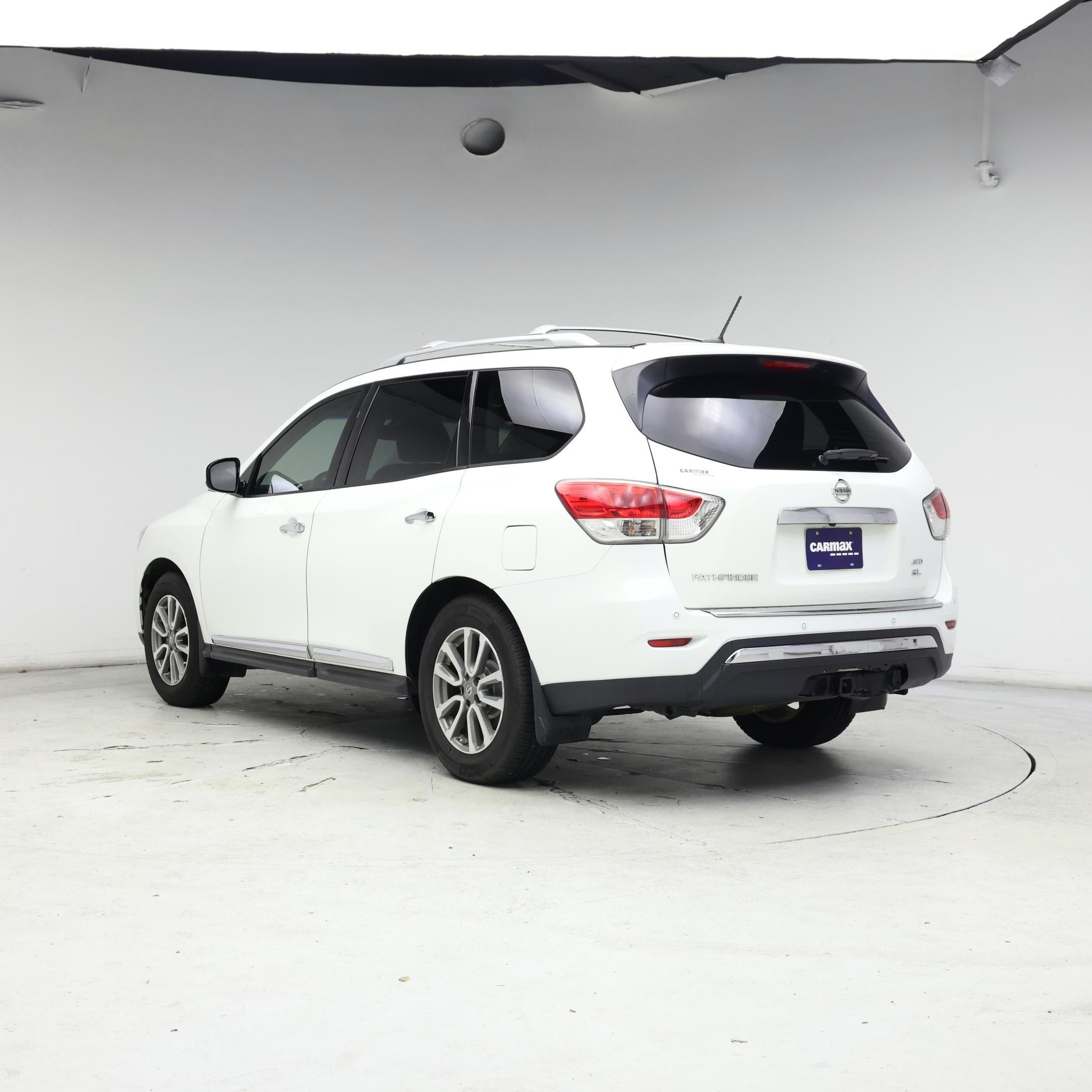 Thumbnail: 2015 Nissan Pathfinder - 2