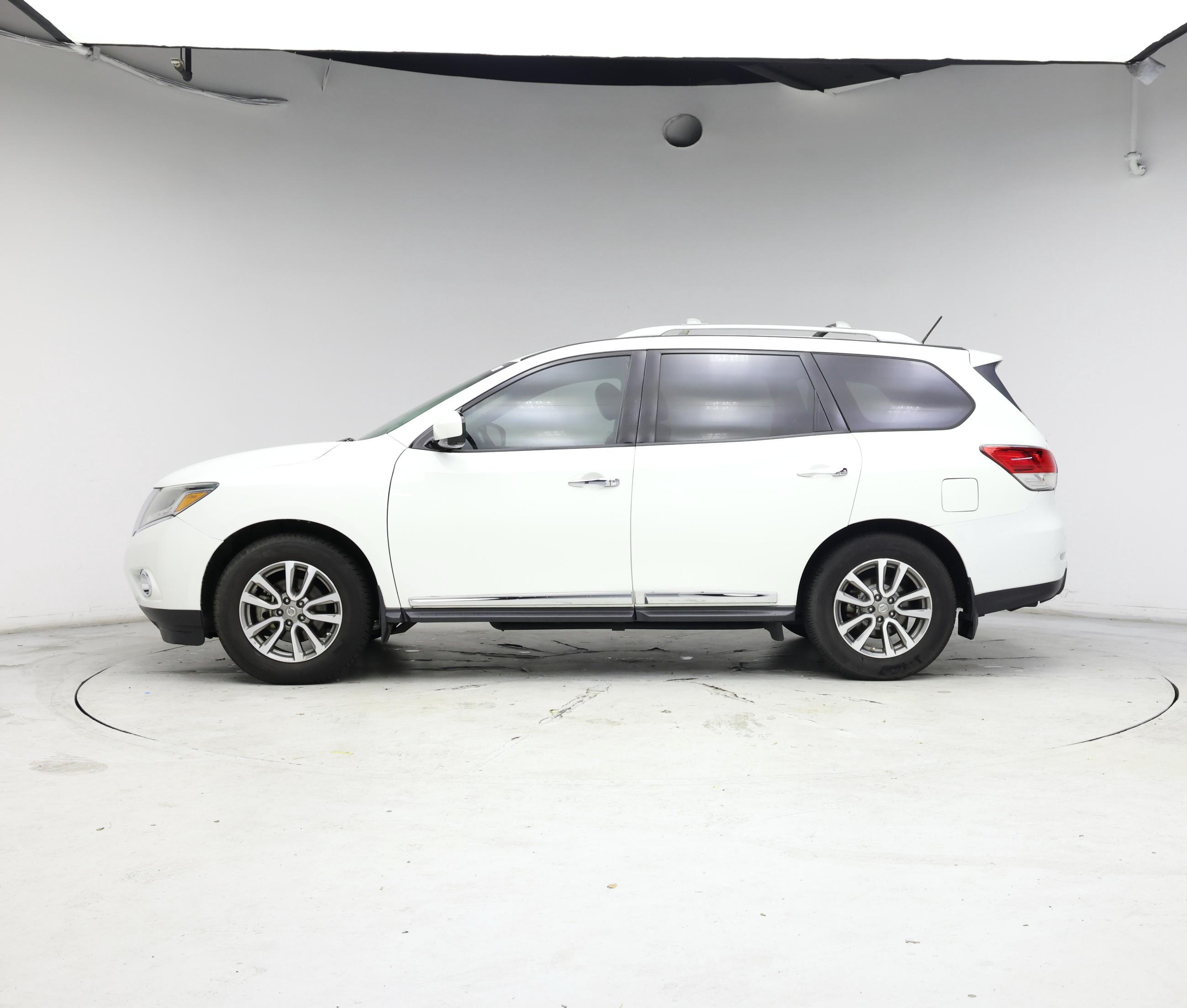 Thumbnail: 2015 Nissan Pathfinder - 3