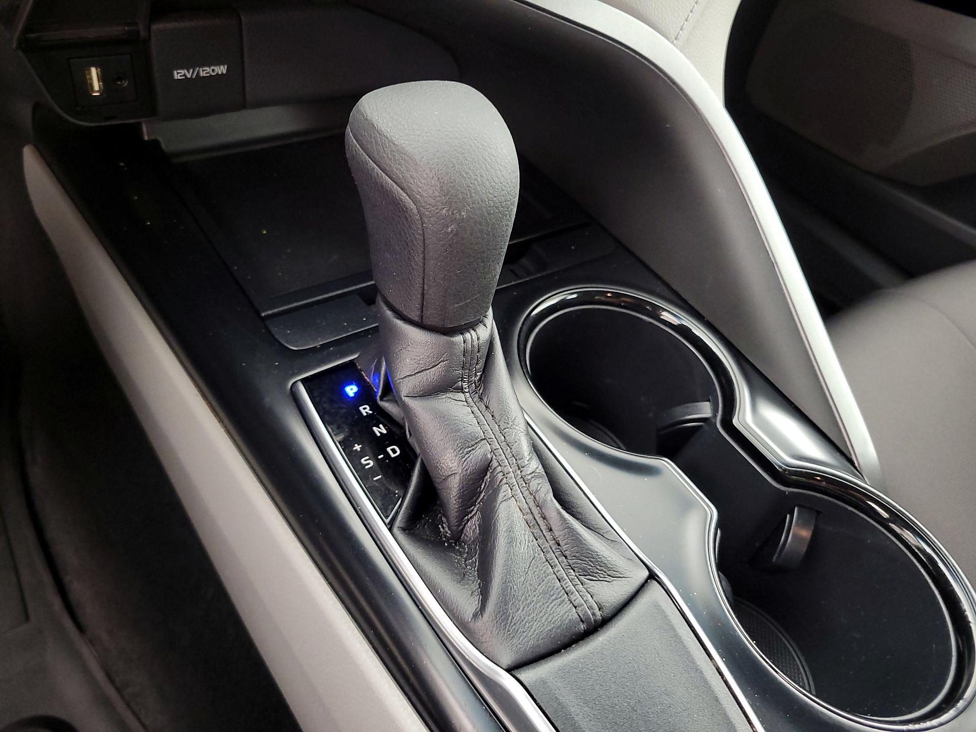 Thumbnail: 2019 Toyota Camry - 17