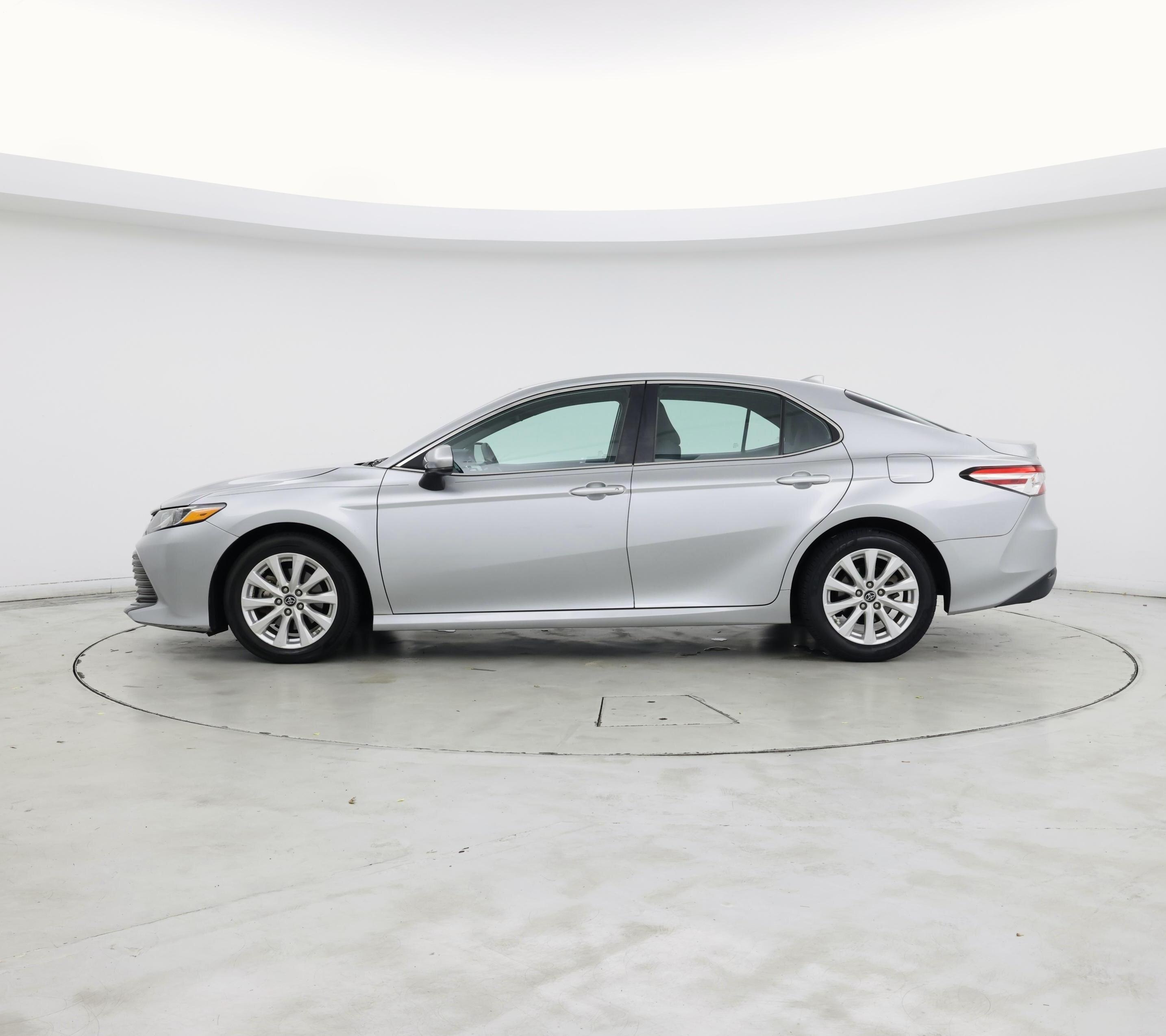 Thumbnail: 2019 Toyota Camry - 3