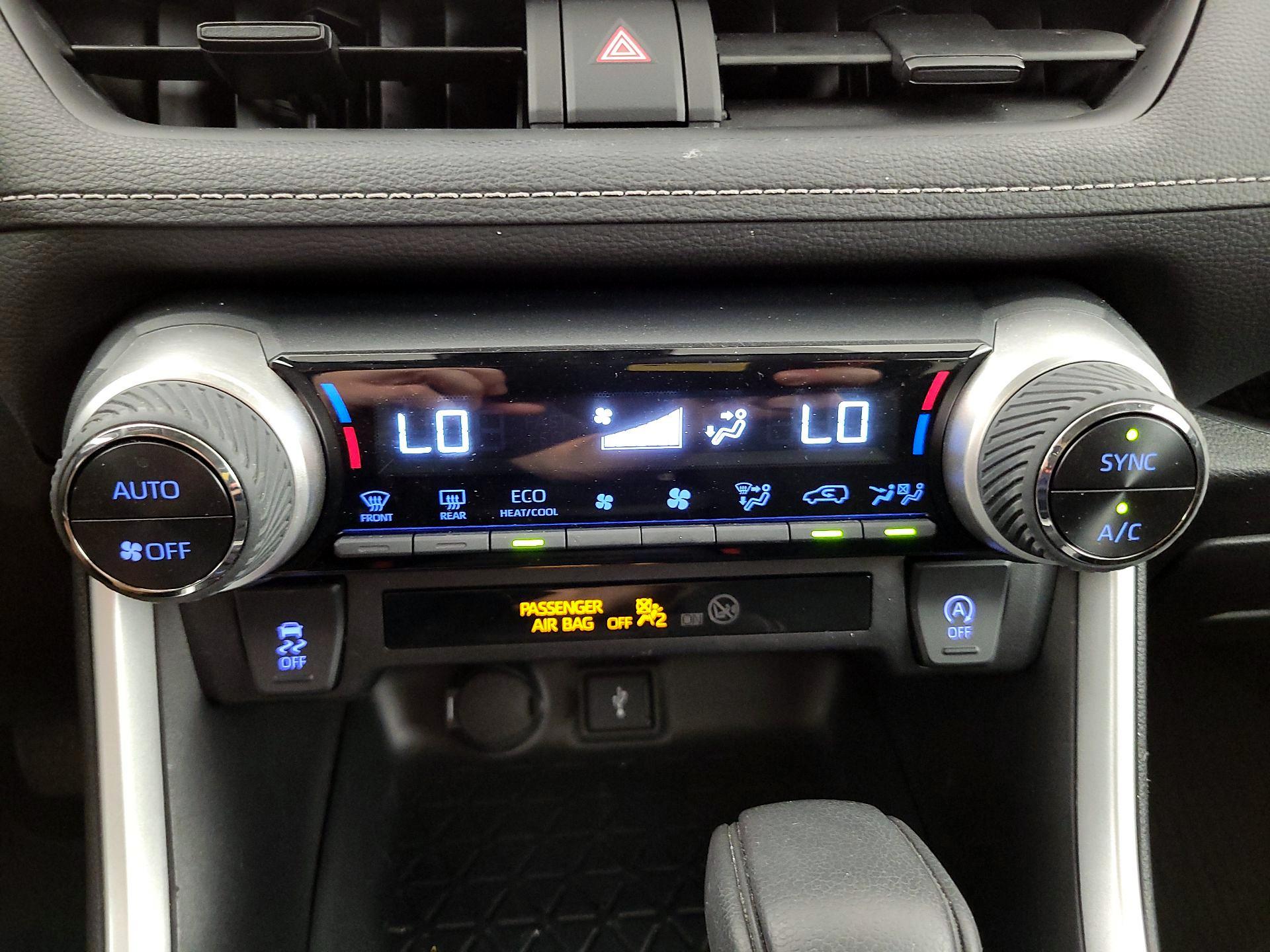 Thumbnail: 2022 Toyota RAV4 - 16