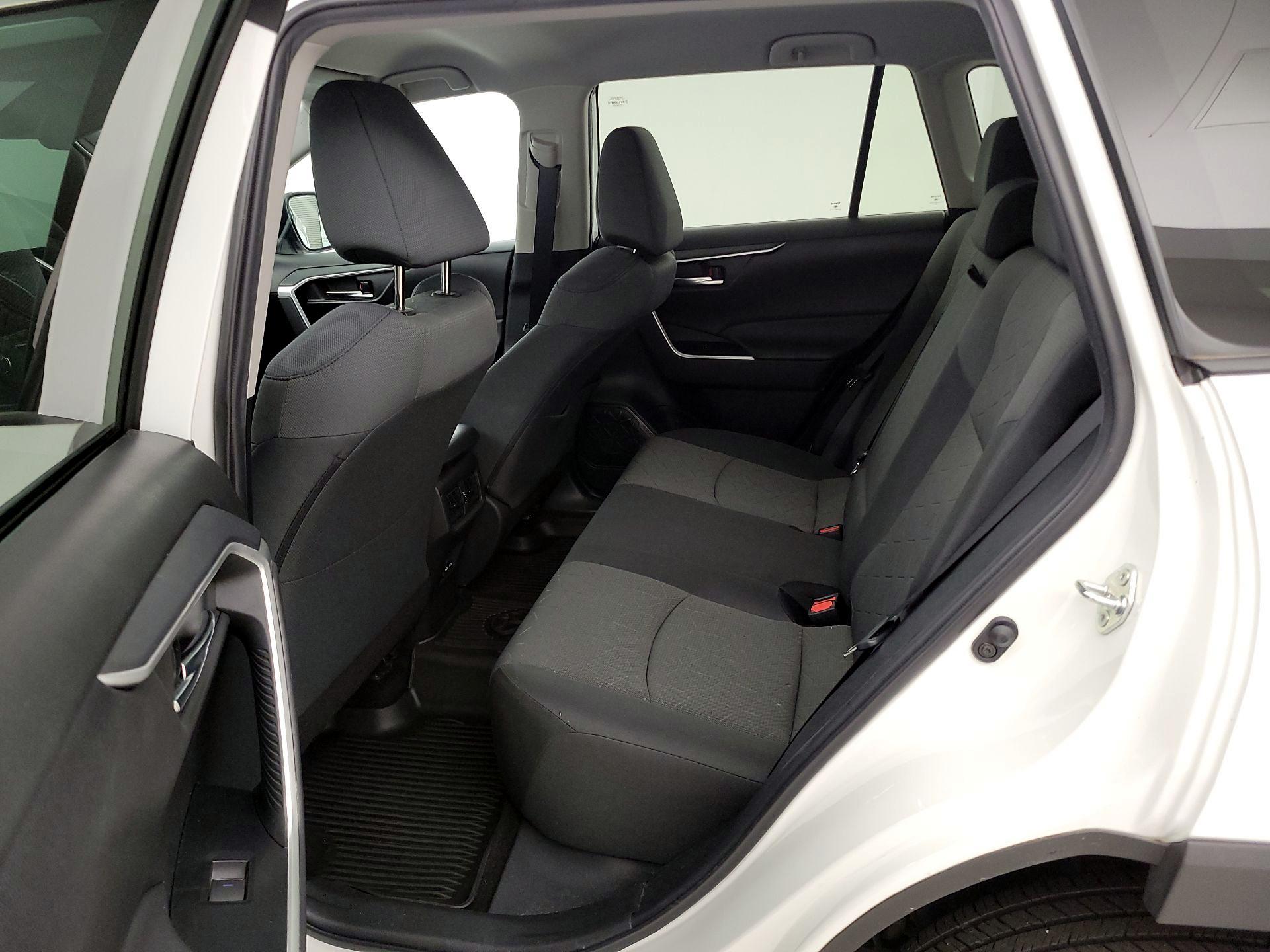Thumbnail: 2022 Toyota RAV4 - 19