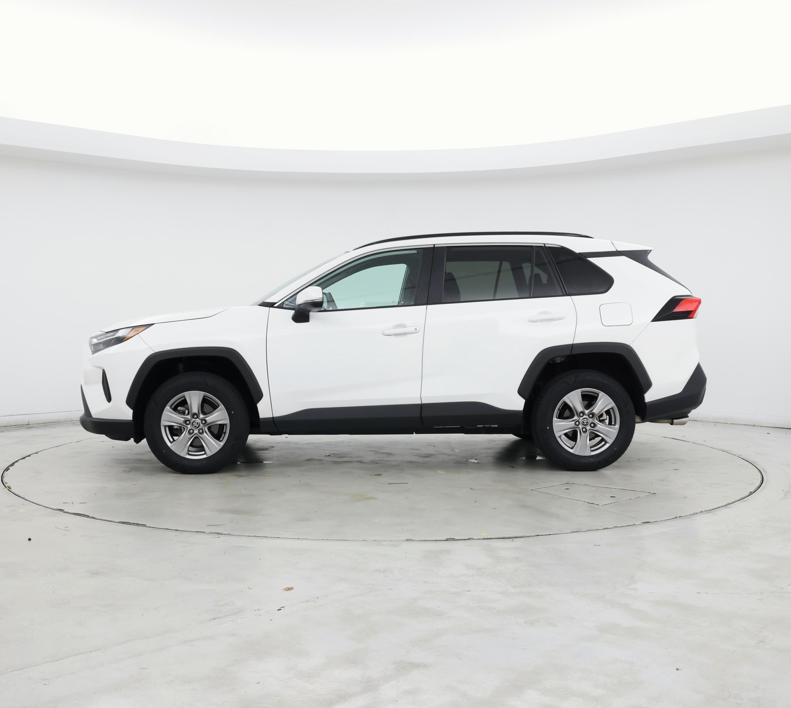 Thumbnail: 2022 Toyota RAV4 - 3