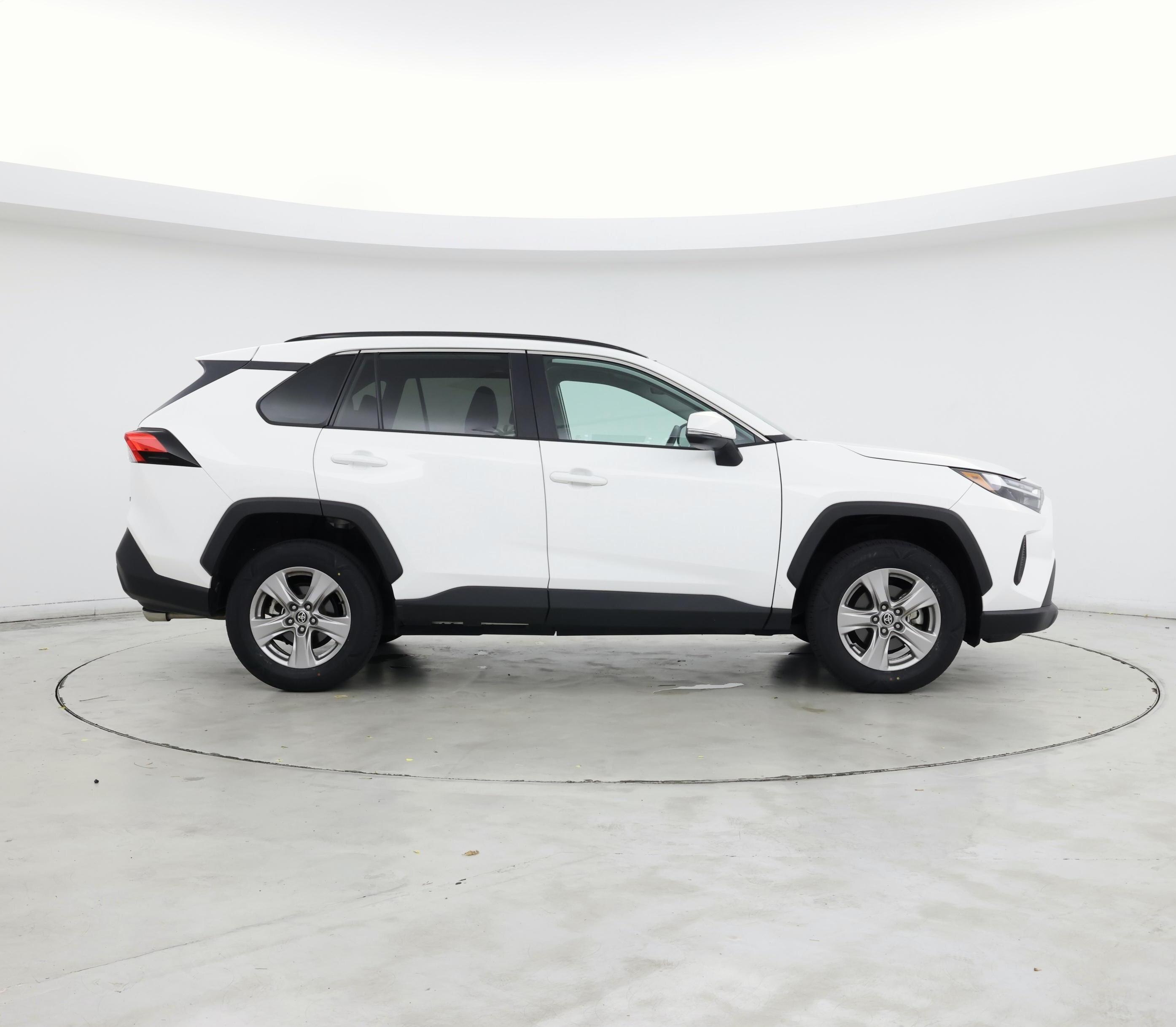 Thumbnail: 2022 Toyota RAV4 - 7