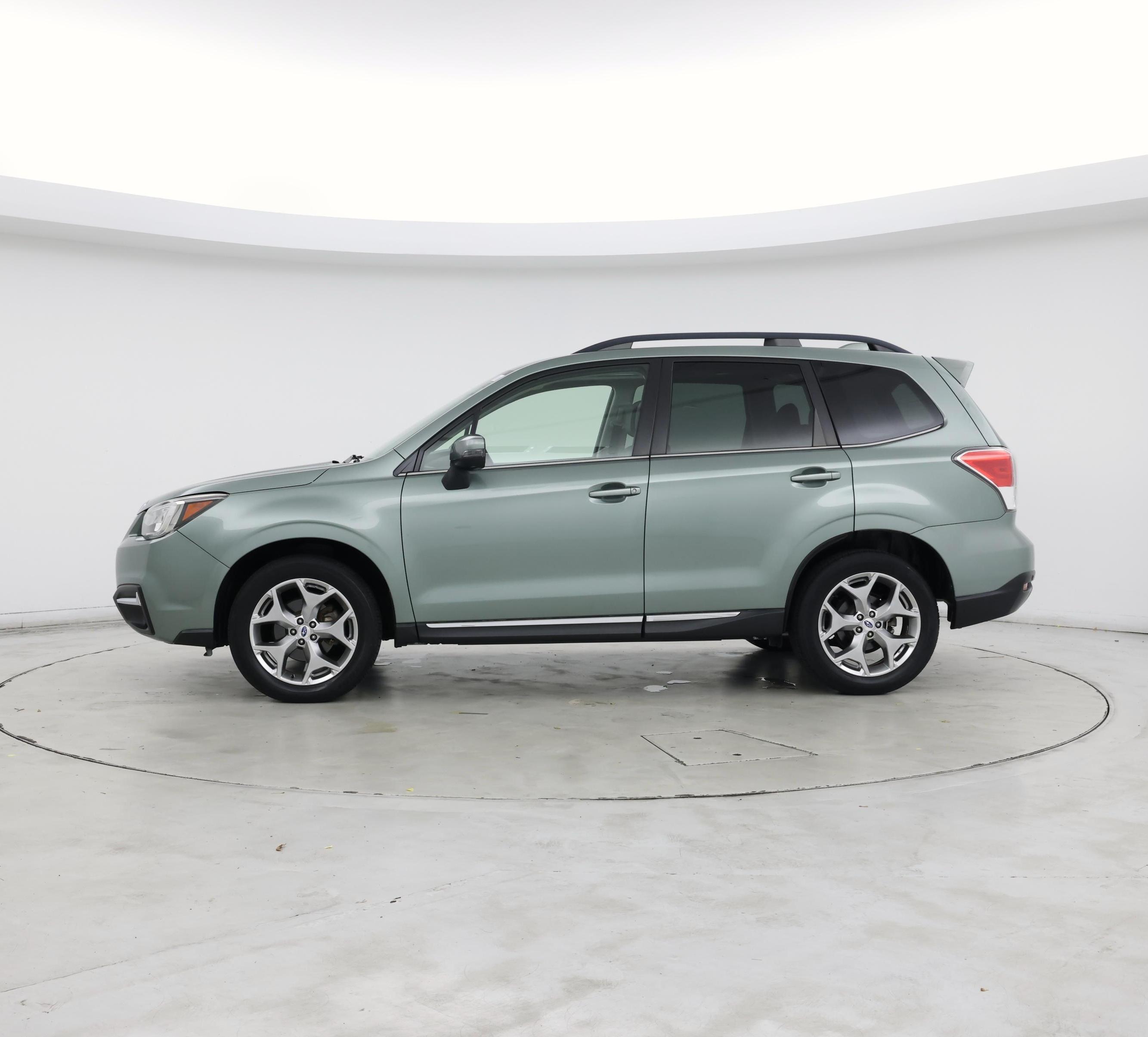 Thumbnail: 2018 Subaru Forester - 3
