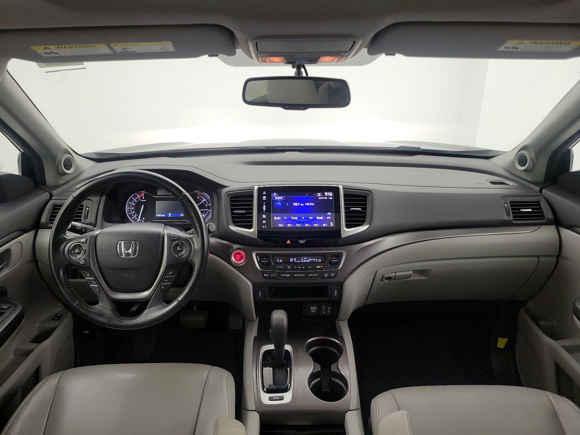 Thumbnail: 2017 Honda Pilot - 9