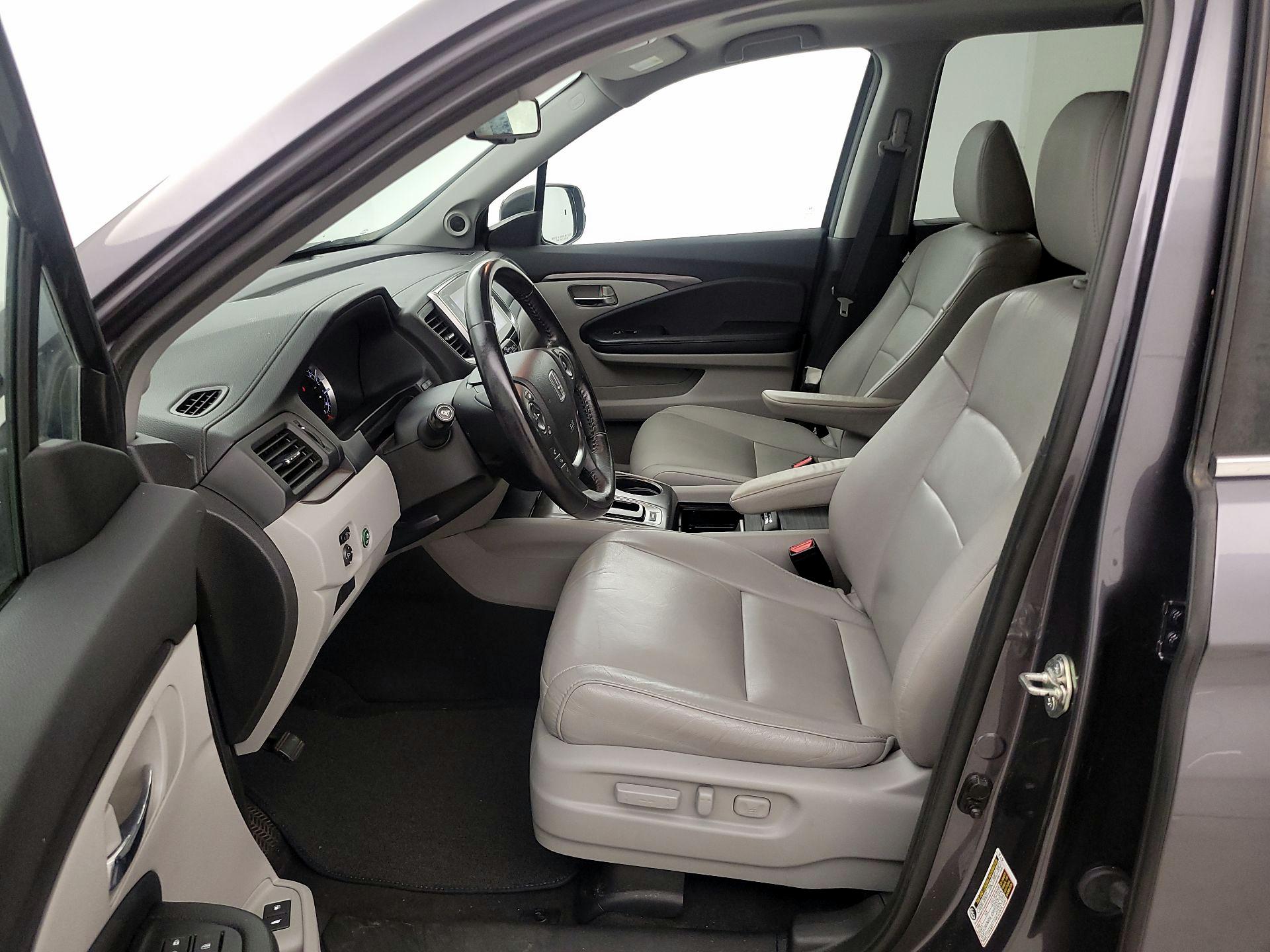 Thumbnail: 2017 Honda Pilot - 11