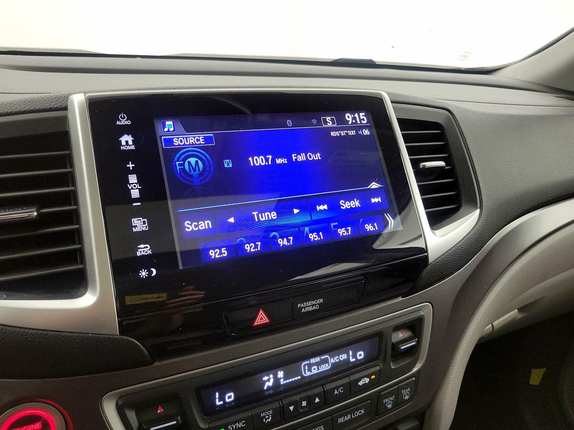 Thumbnail: 2017 Honda Pilot - 15
