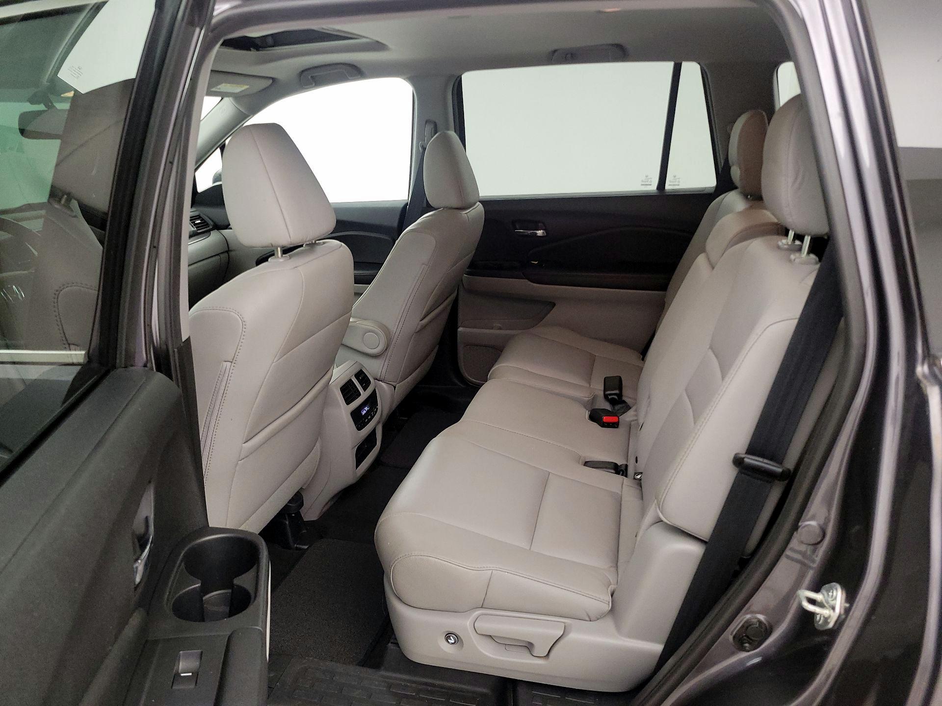 Thumbnail: 2017 Honda Pilot - 20