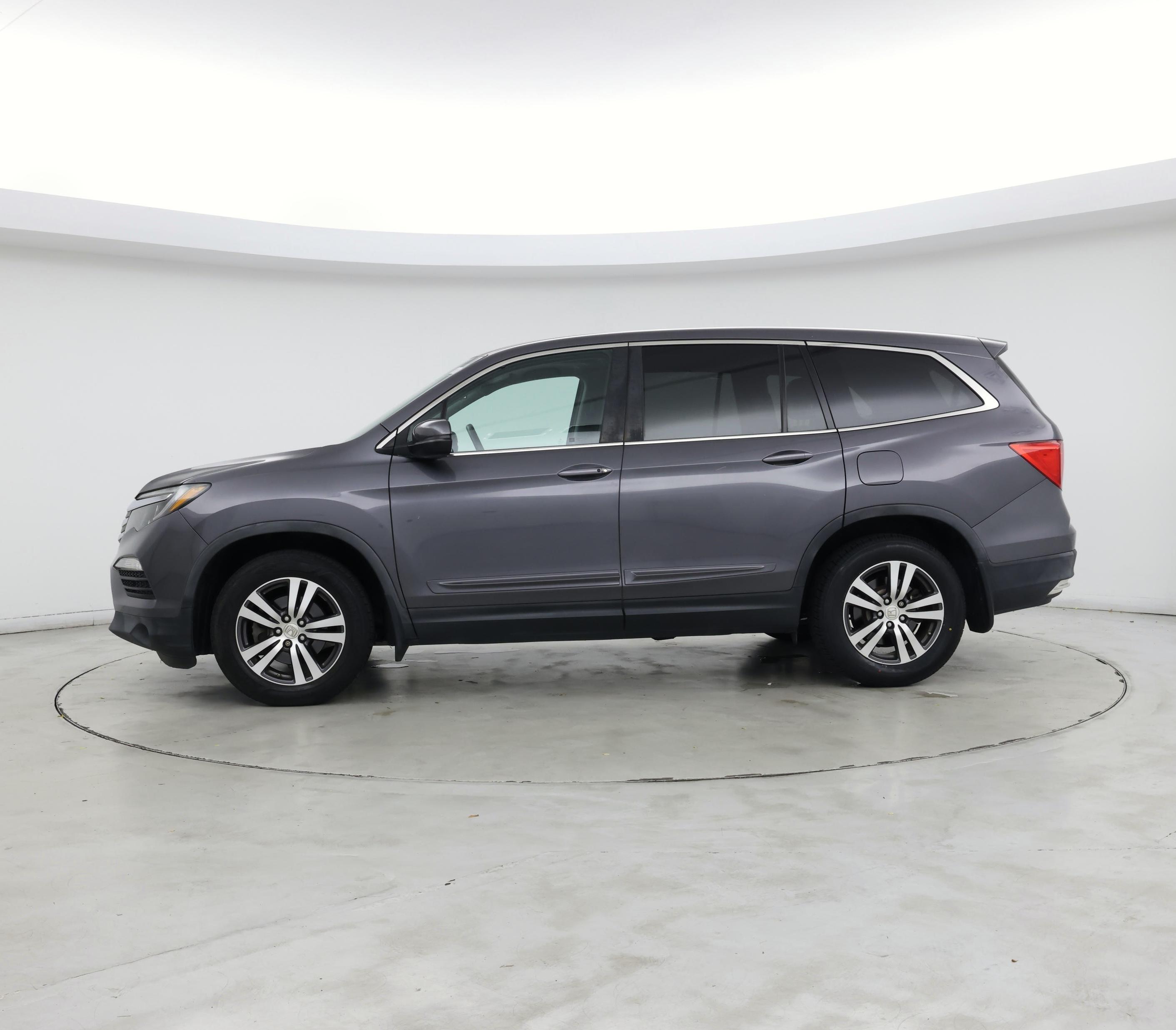 Thumbnail: 2017 Honda Pilot - 3