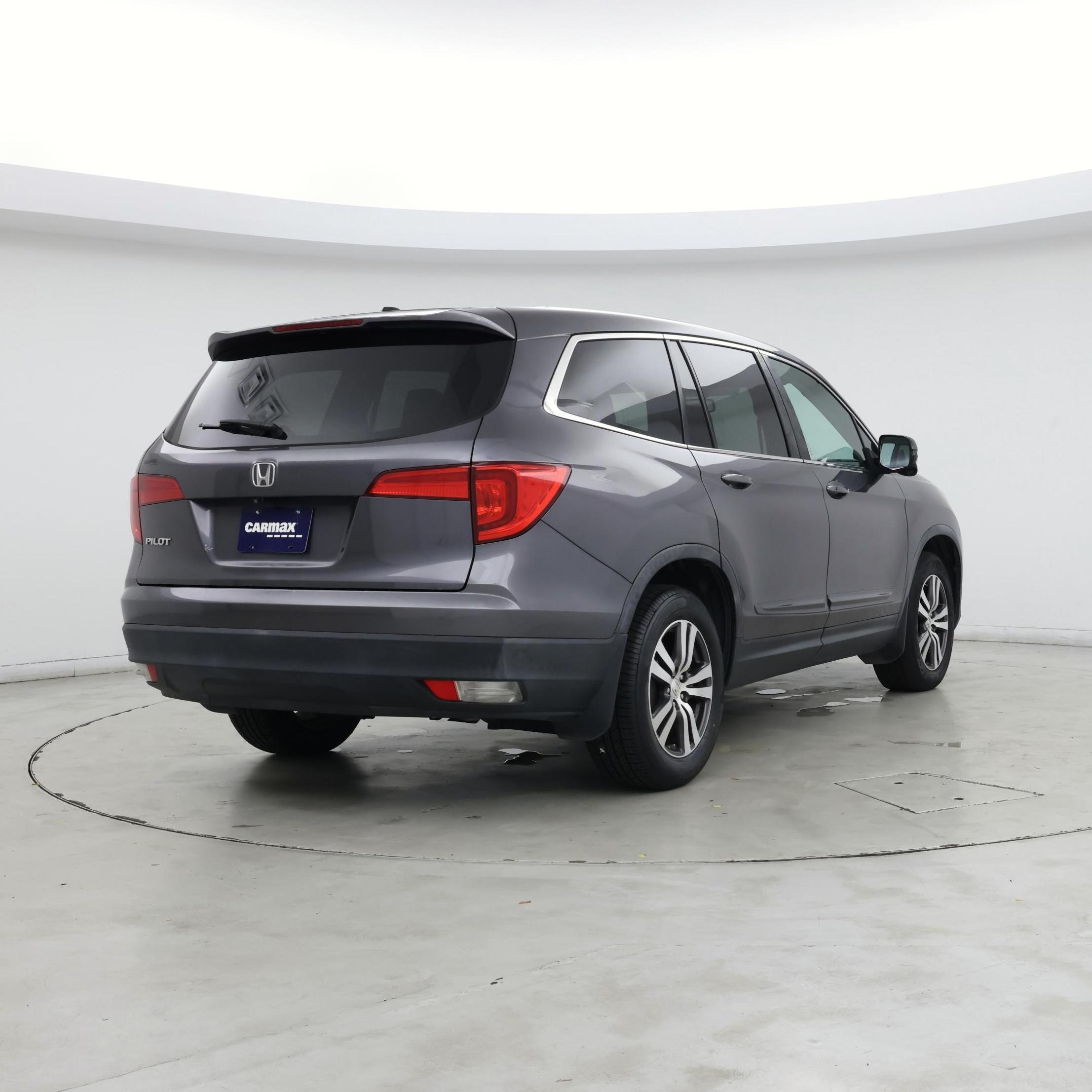 Thumbnail: 2017 Honda Pilot - 8