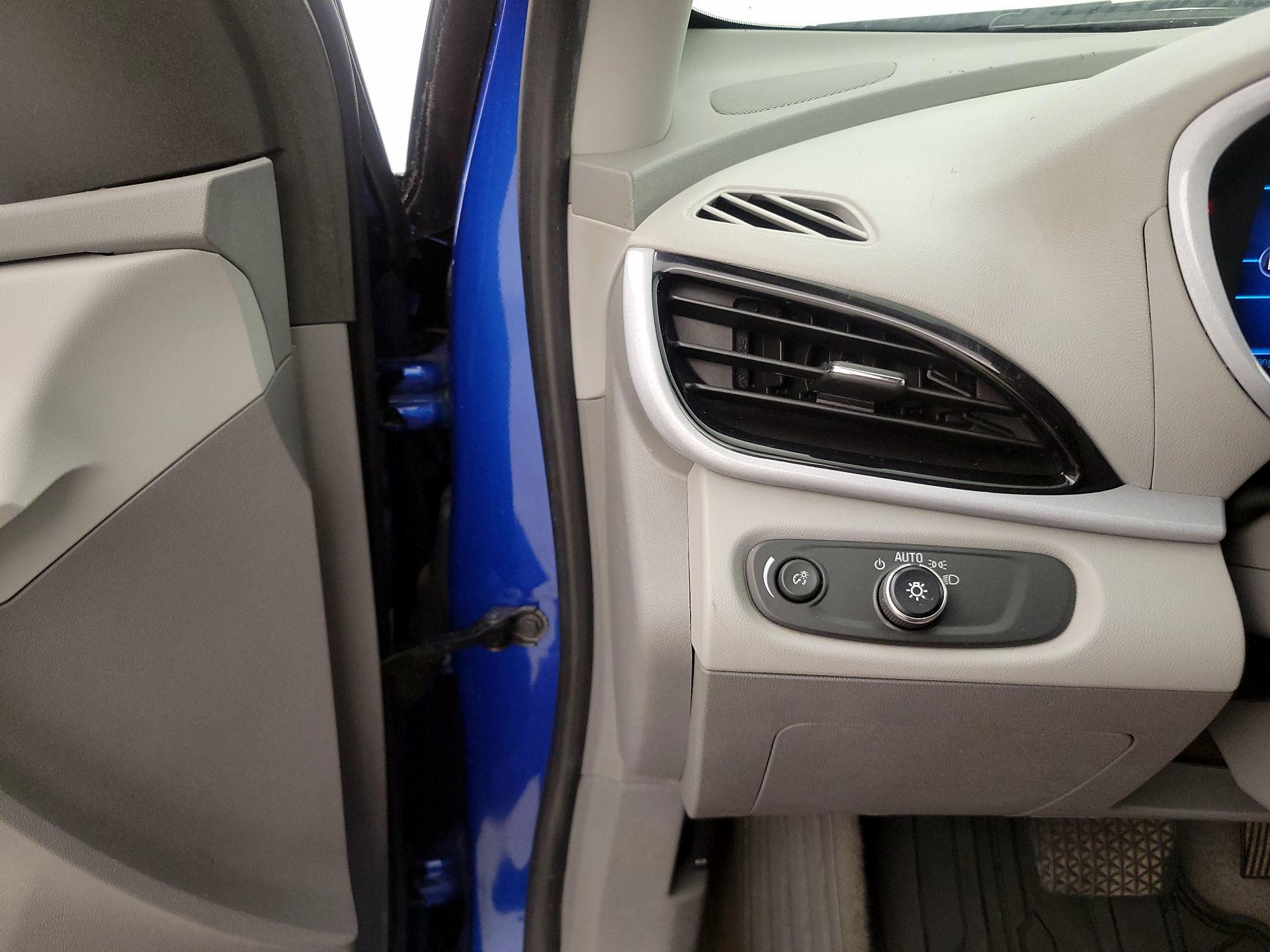 Thumbnail: 2016 Chevrolet Volt - 13