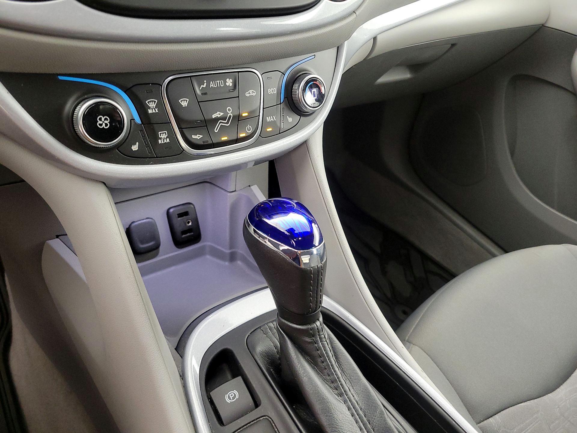 Thumbnail: 2016 Chevrolet Volt - 16