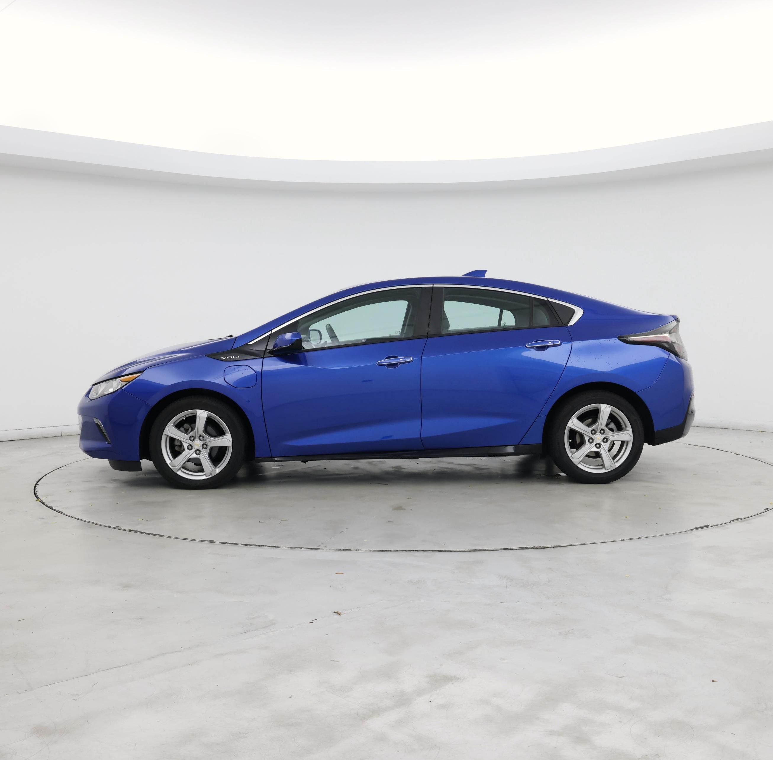 Thumbnail: 2016 Chevrolet Volt - 3