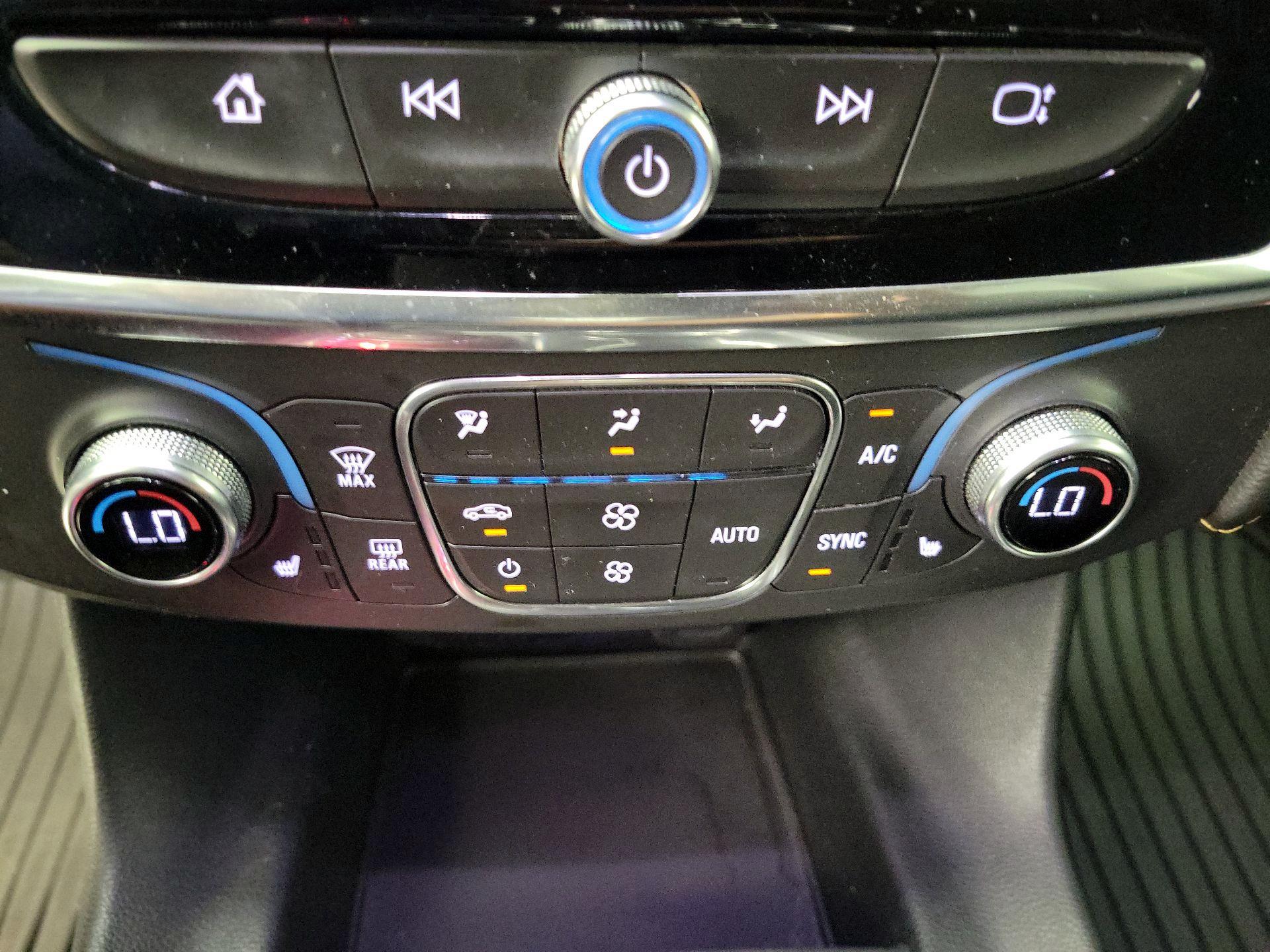 Thumbnail: 2019 Chevrolet Traverse - 16