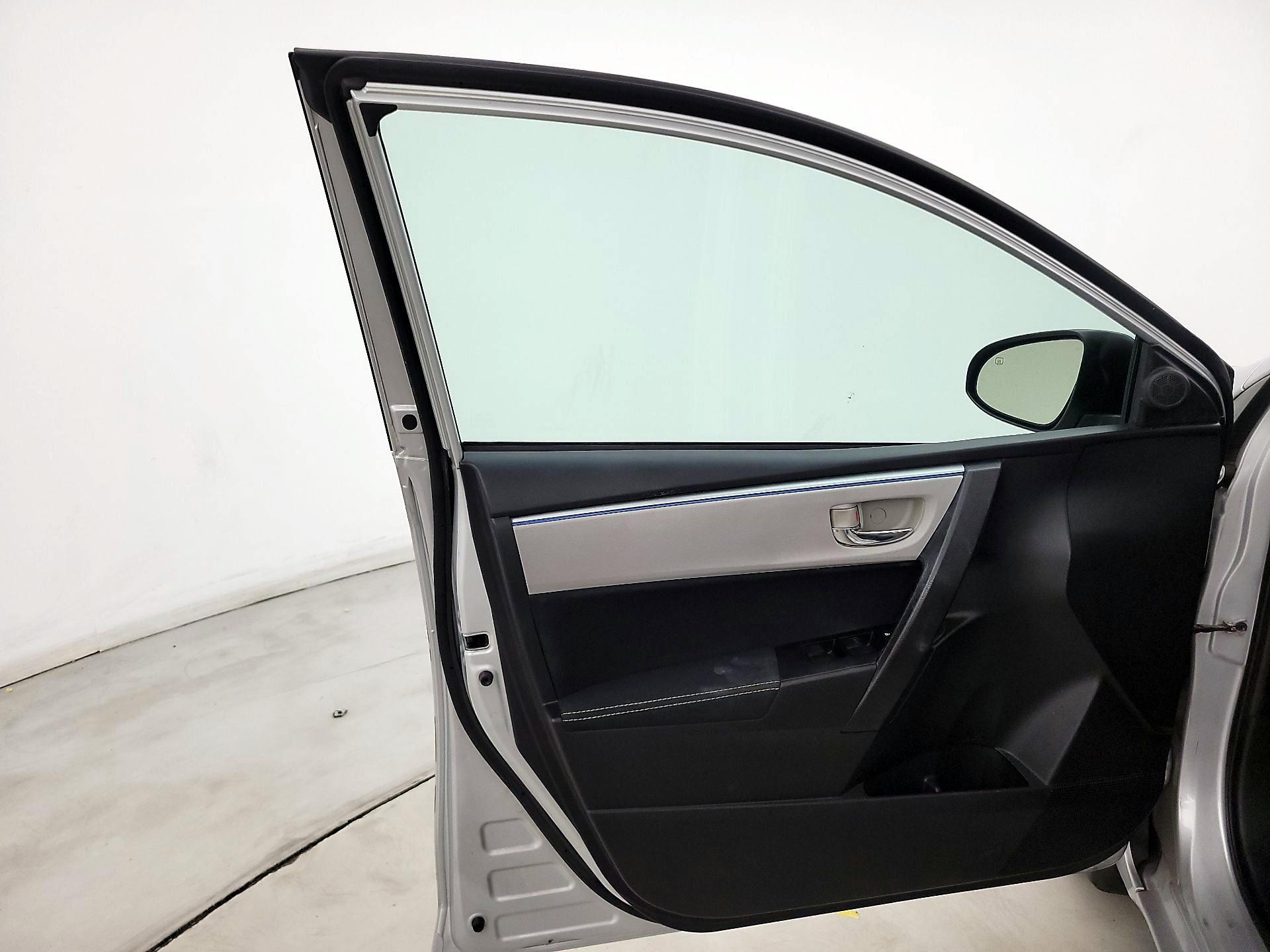 Thumbnail: 2014 Toyota Corolla - 12