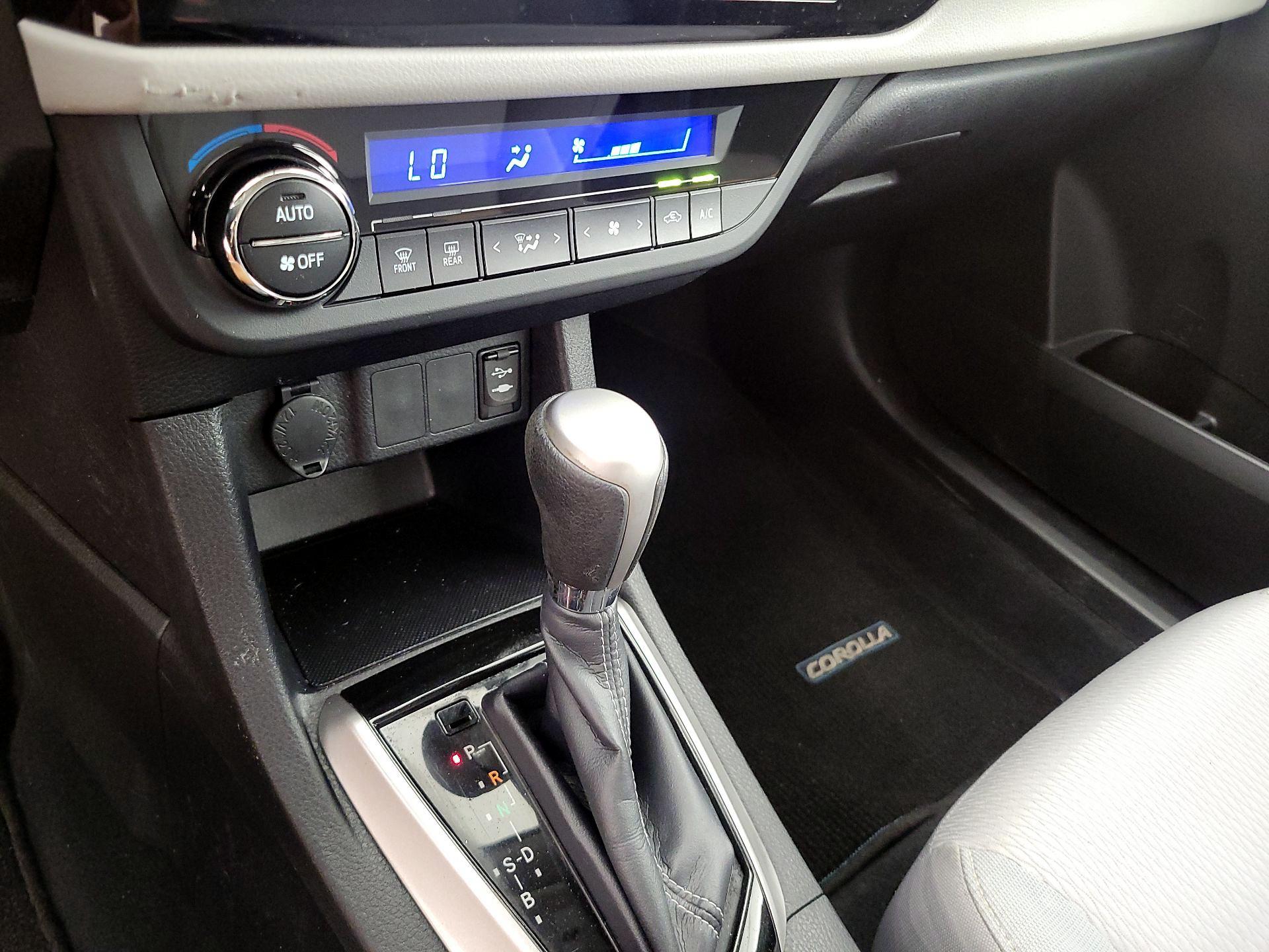 Thumbnail: 2014 Toyota Corolla - 16