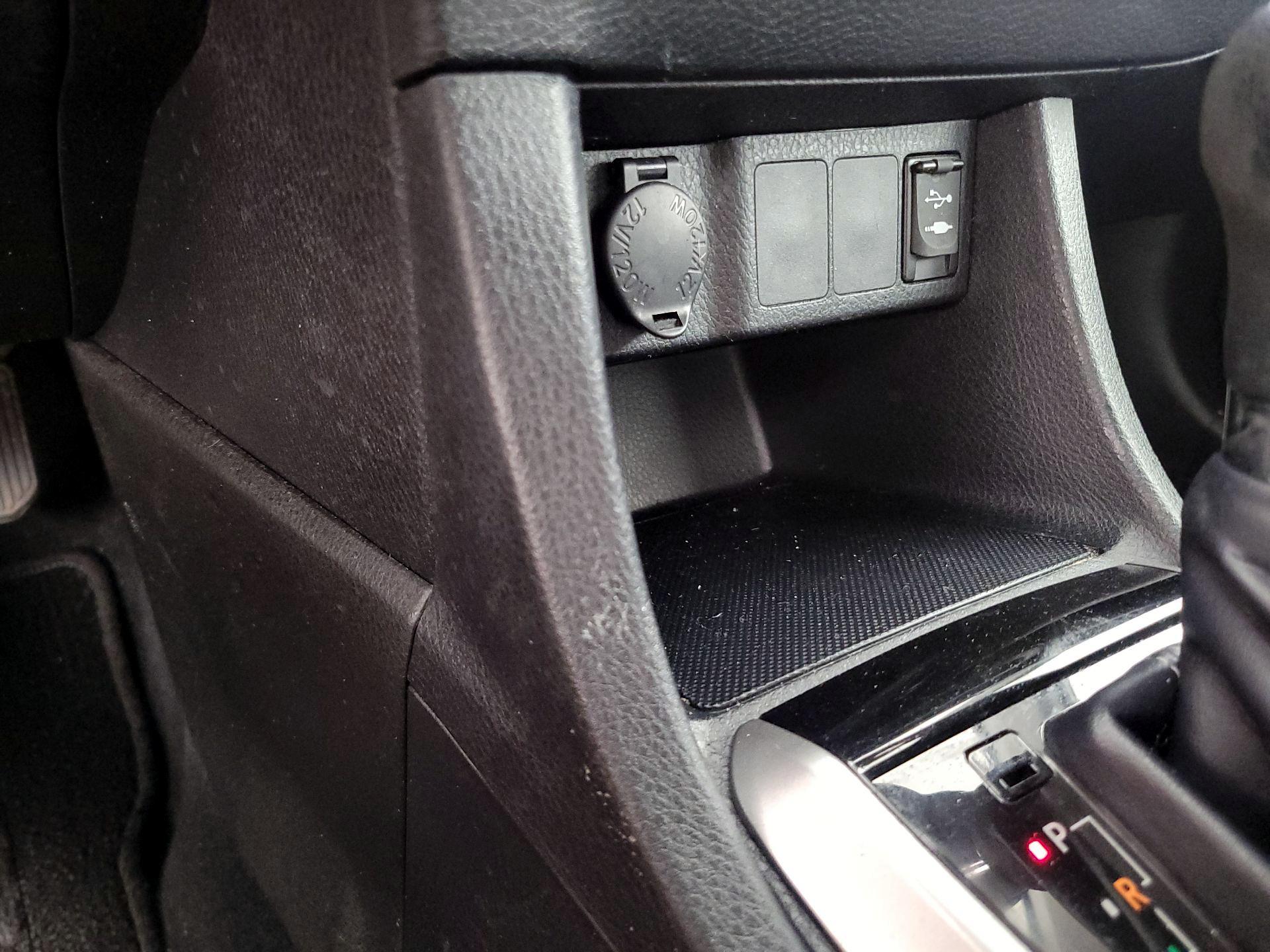 Thumbnail: 2014 Toyota Corolla - 18