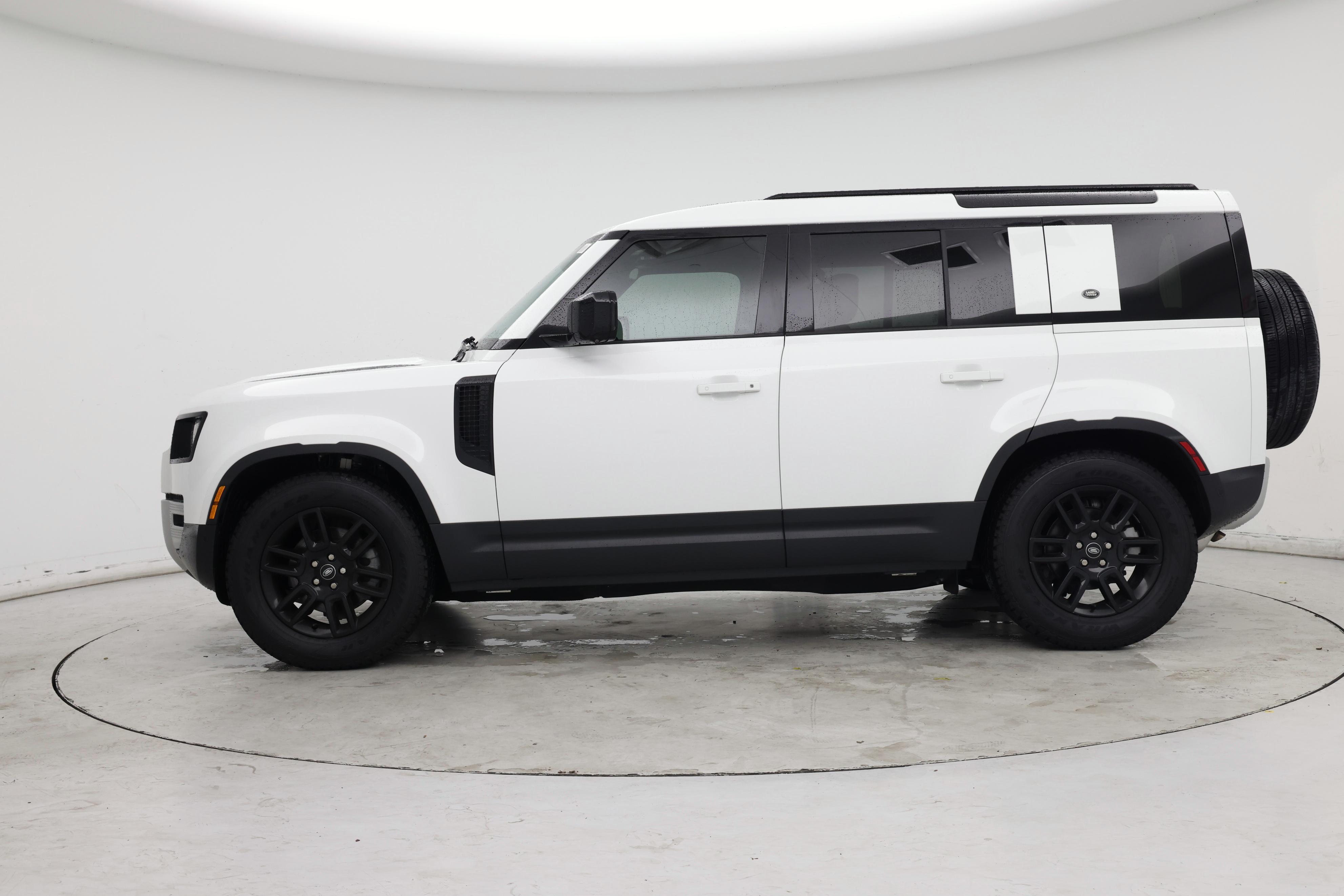 Thumbnail: 2024 Land Rover Defender - 3