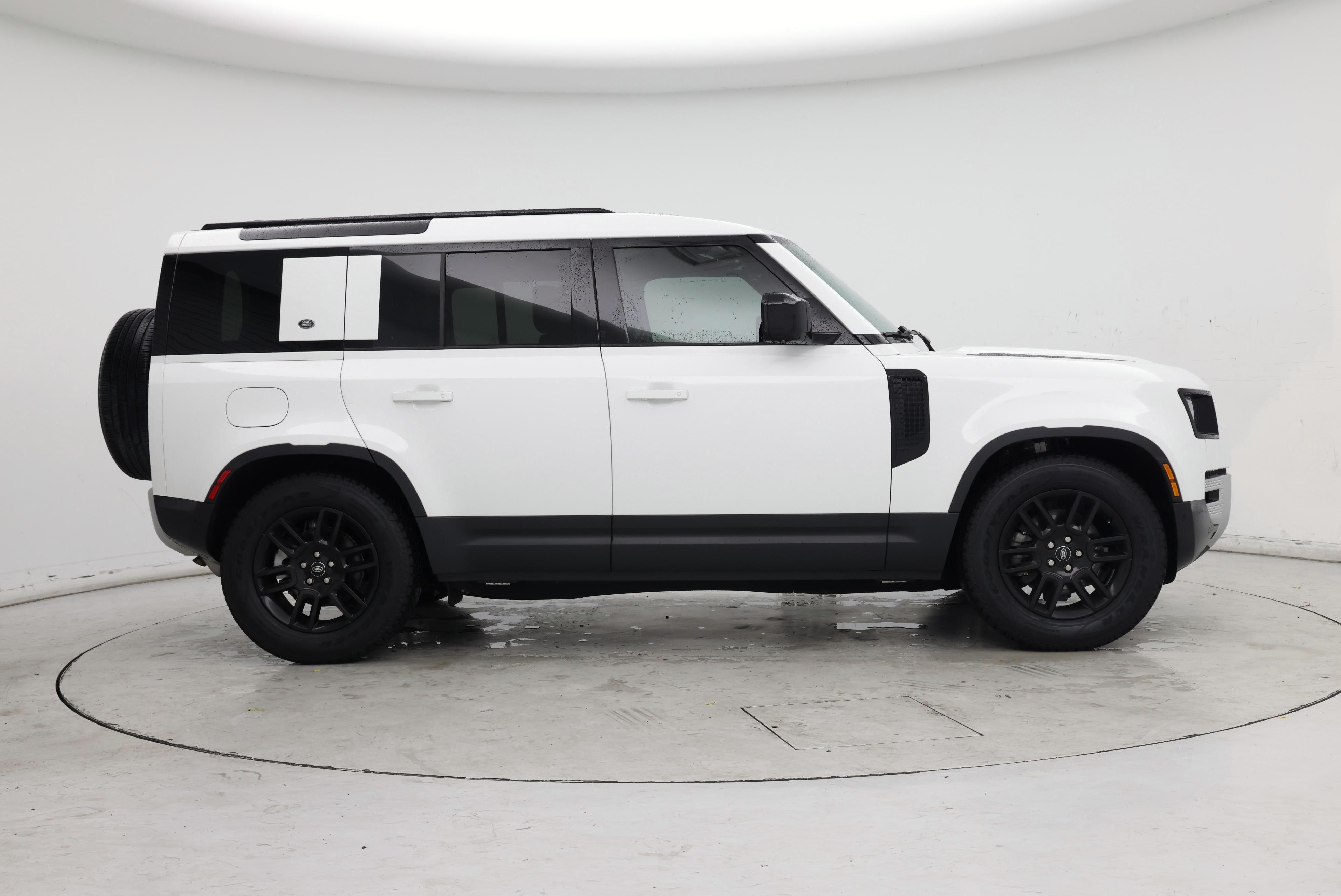 Thumbnail: 2024 Land Rover Defender - 7
