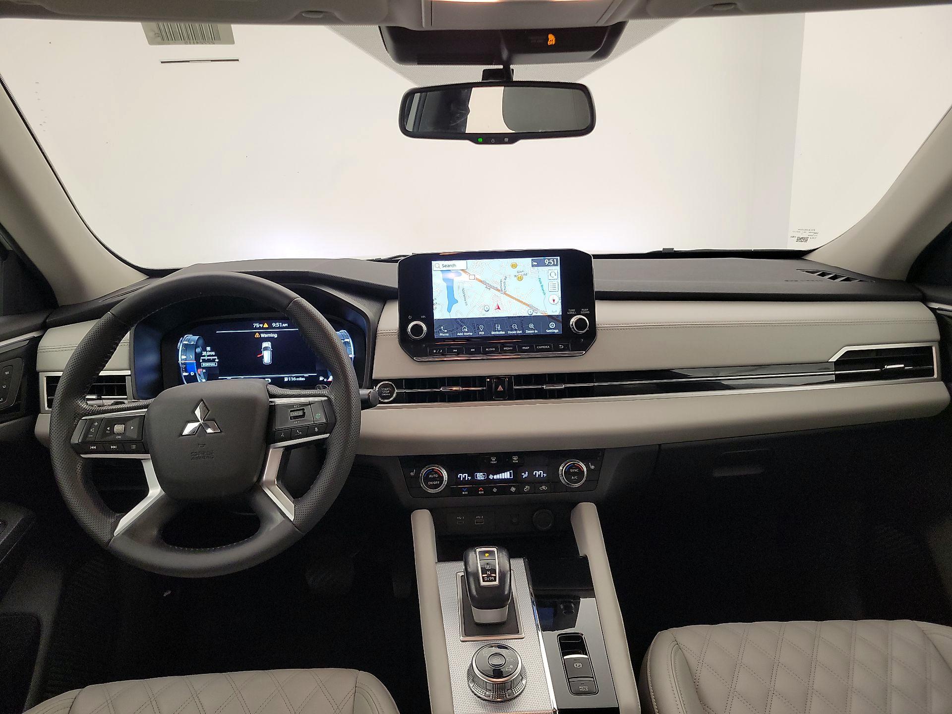 Thumbnail: 2024 Mitsubishi Outlander - 9