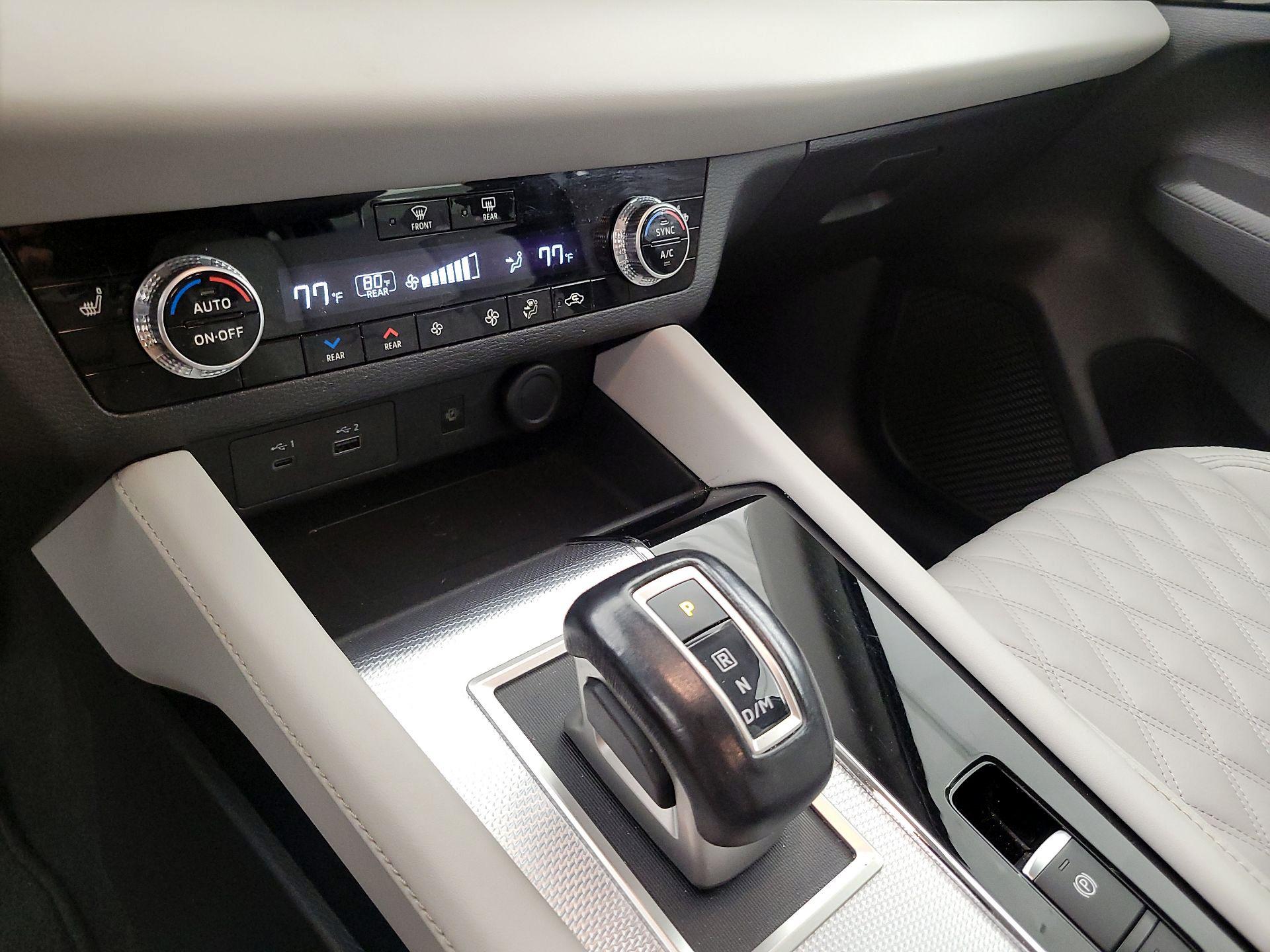 Thumbnail: 2024 Mitsubishi Outlander - 17
