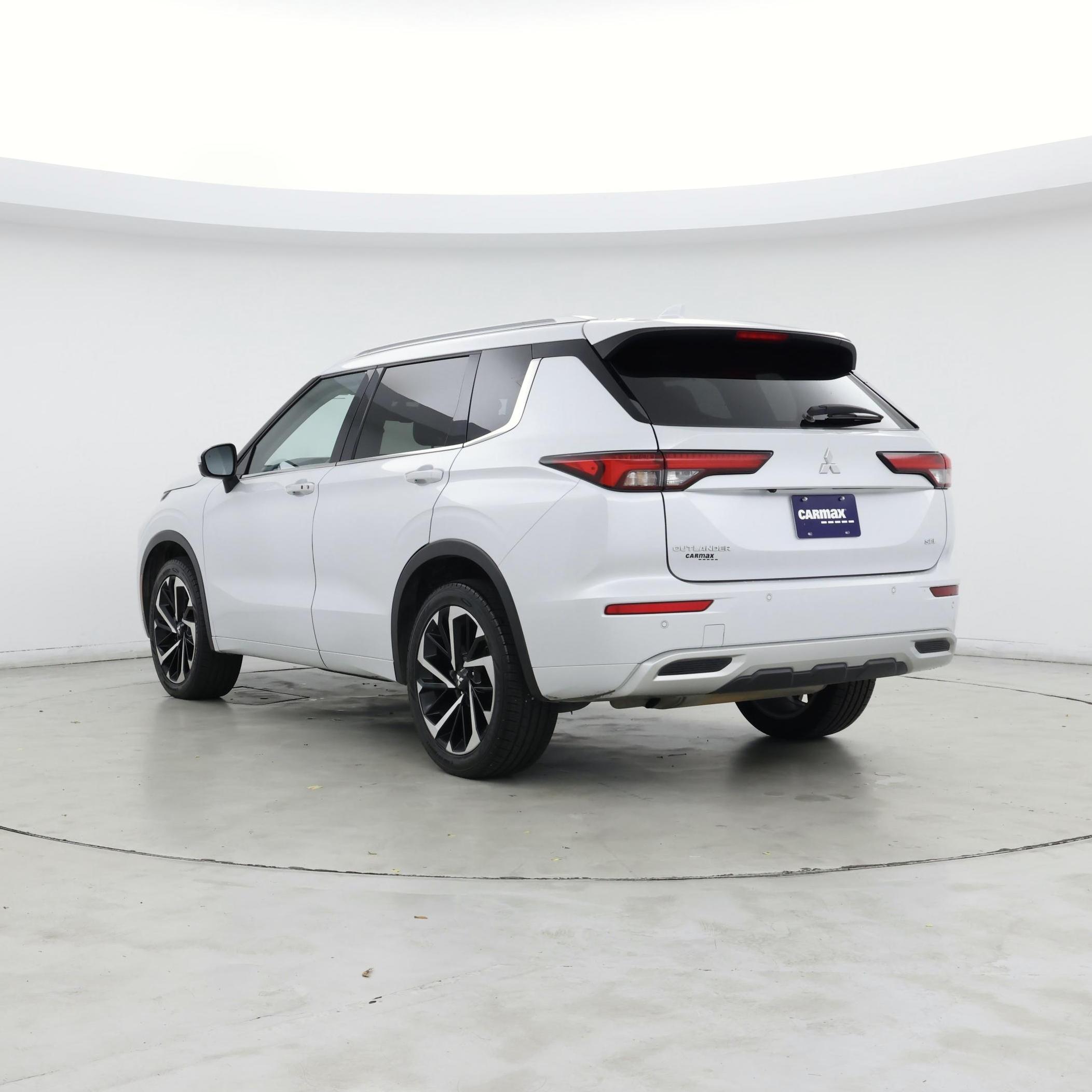 Thumbnail: 2024 Mitsubishi Outlander - 2