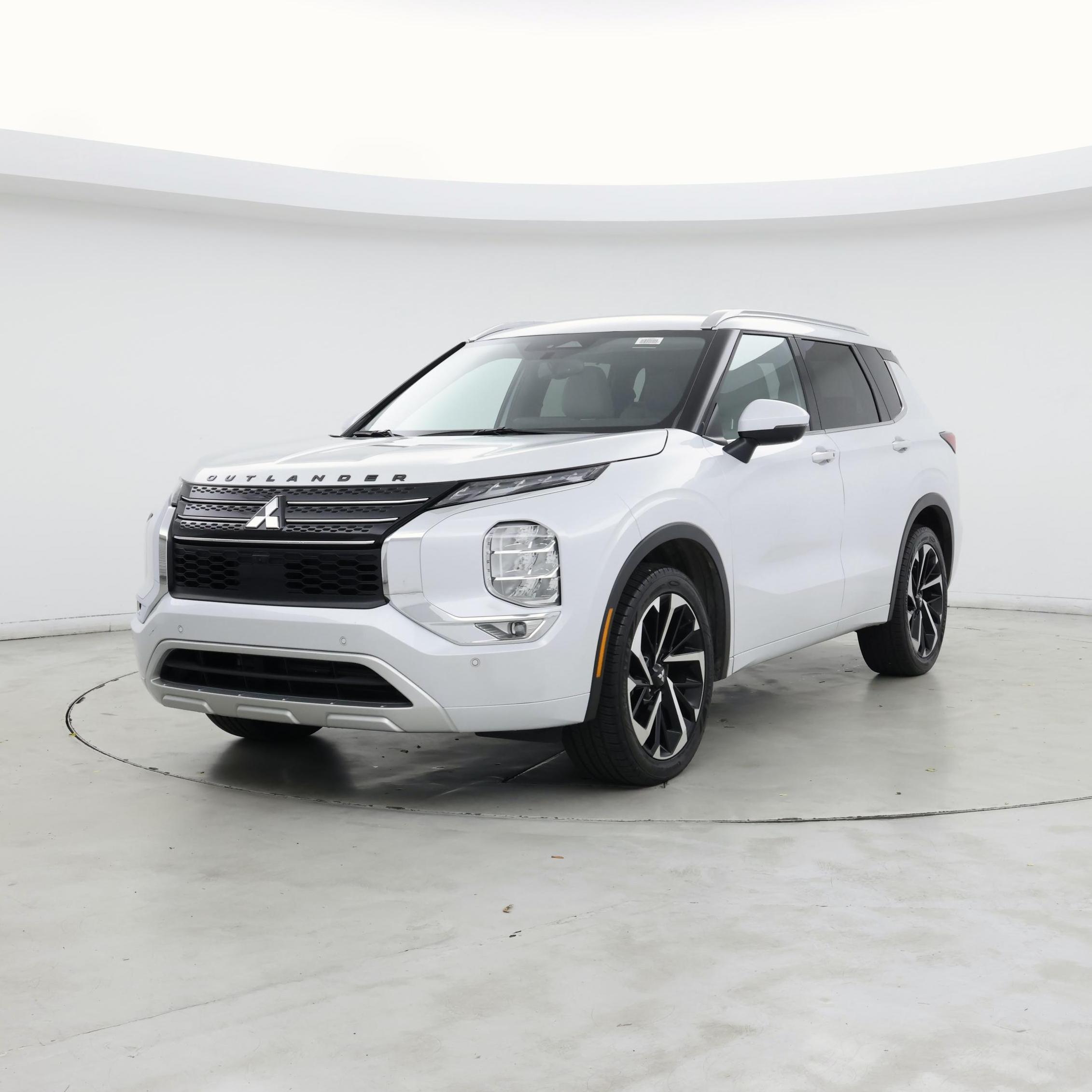 Thumbnail: 2024 Mitsubishi Outlander - 4