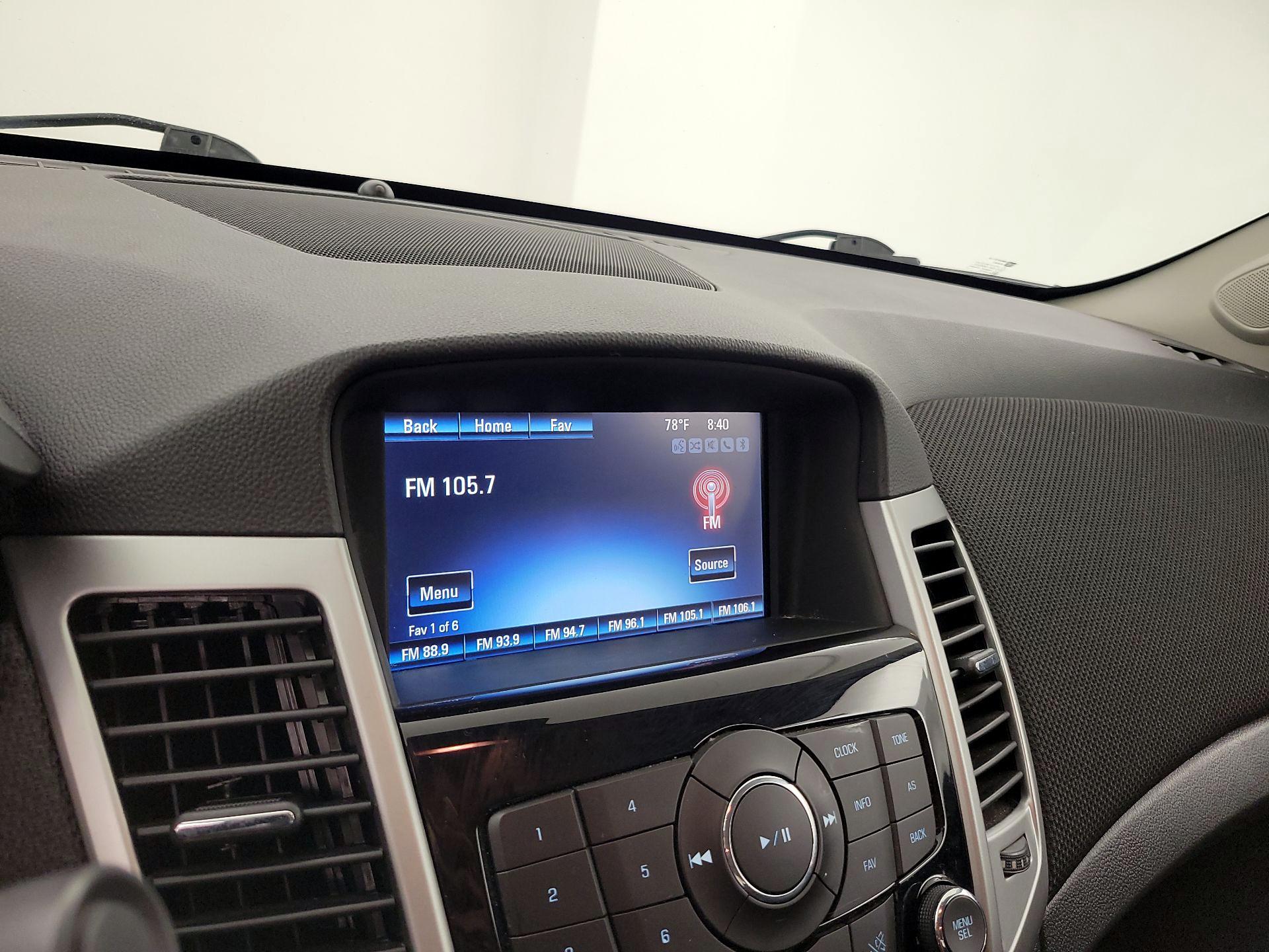 Thumbnail: 2015 Chevrolet Cruze - 15