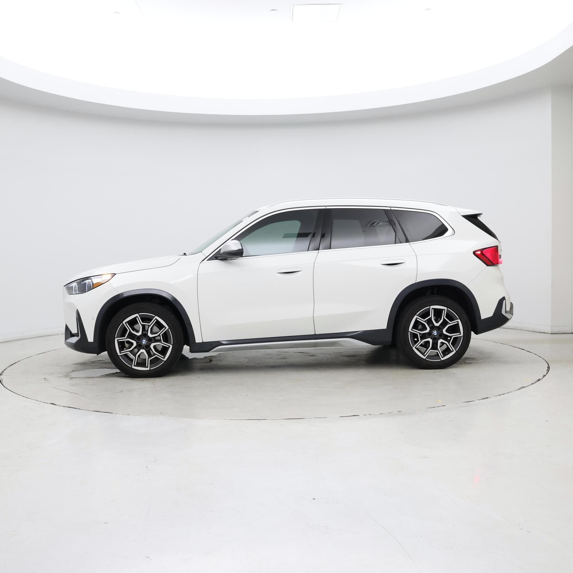 Thumbnail: 2024 BMW X1 - 3