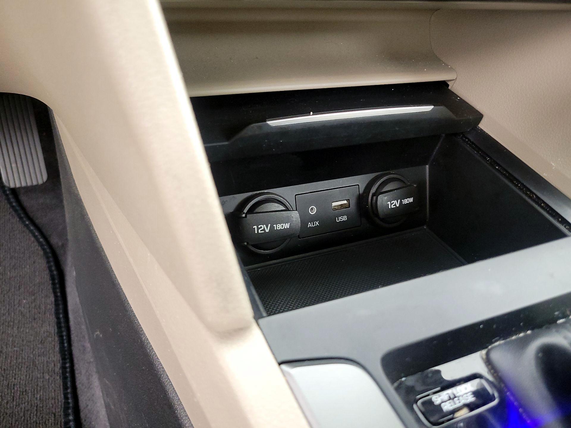 Thumbnail: 2017 Hyundai Elantra - 18
