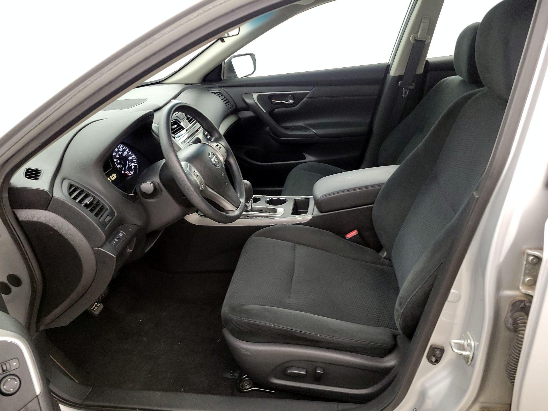 Thumbnail: 2015 Nissan Altima - 11