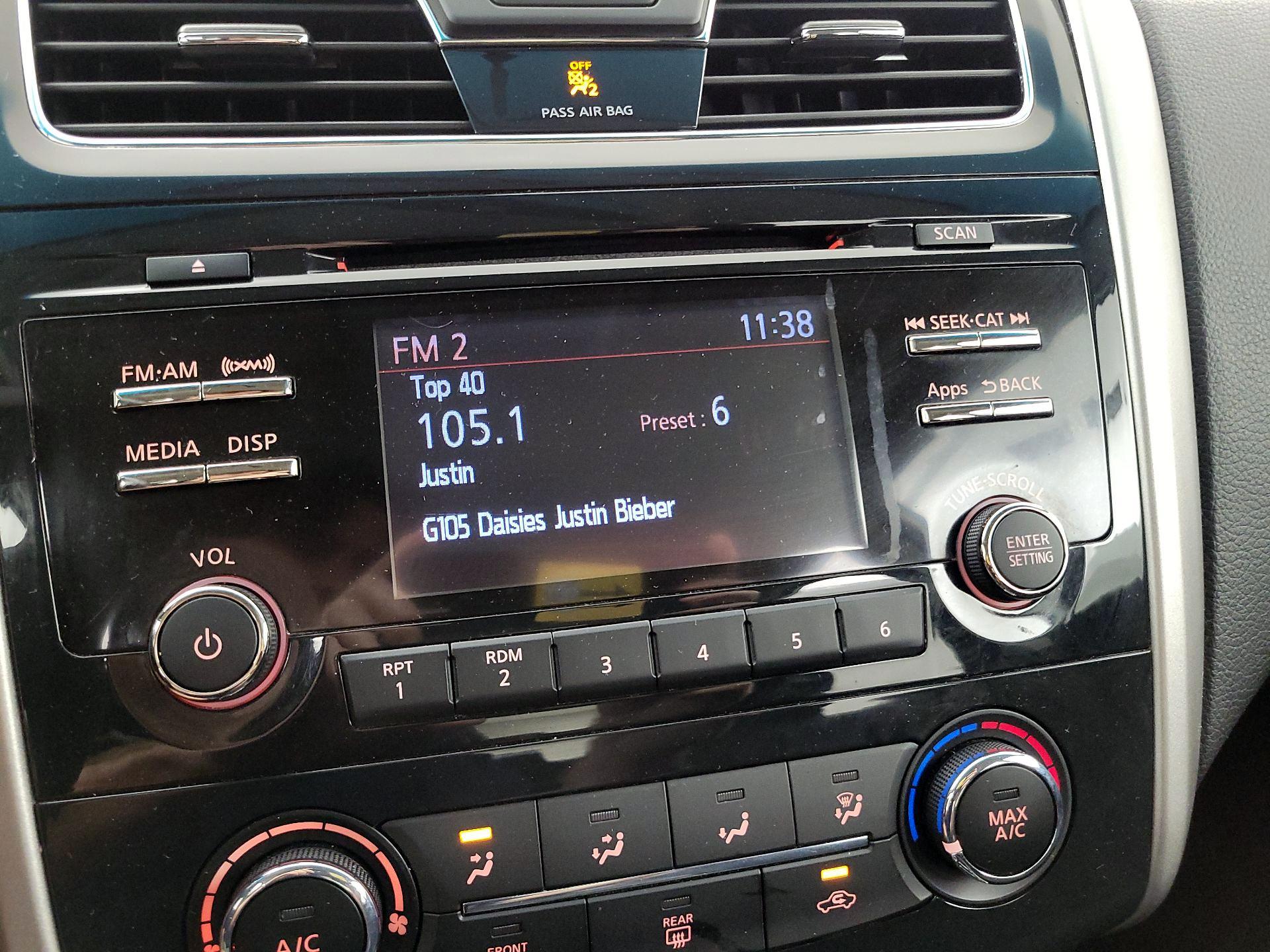 Thumbnail: 2015 Nissan Altima - 15