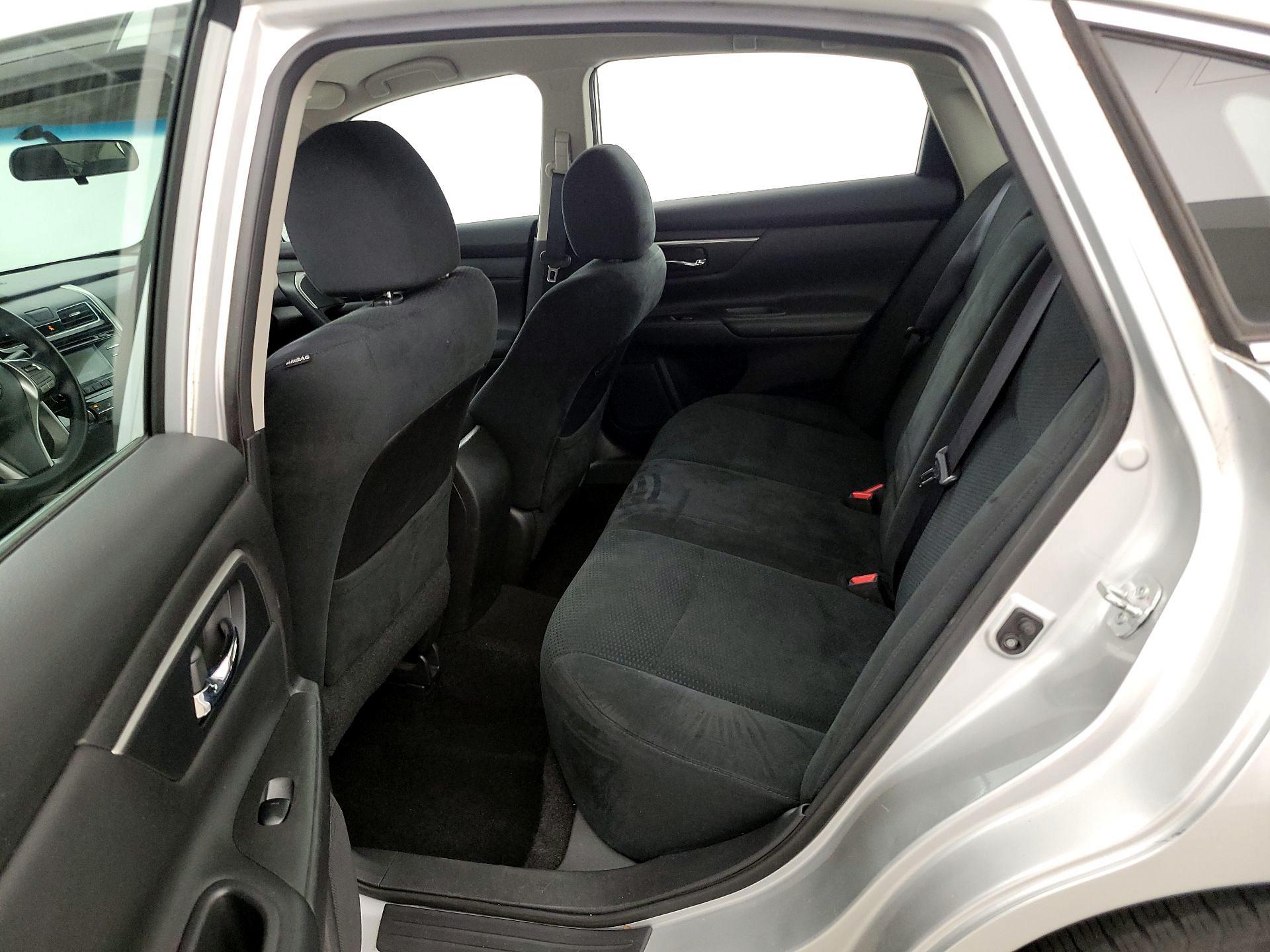 Thumbnail: 2015 Nissan Altima - 19