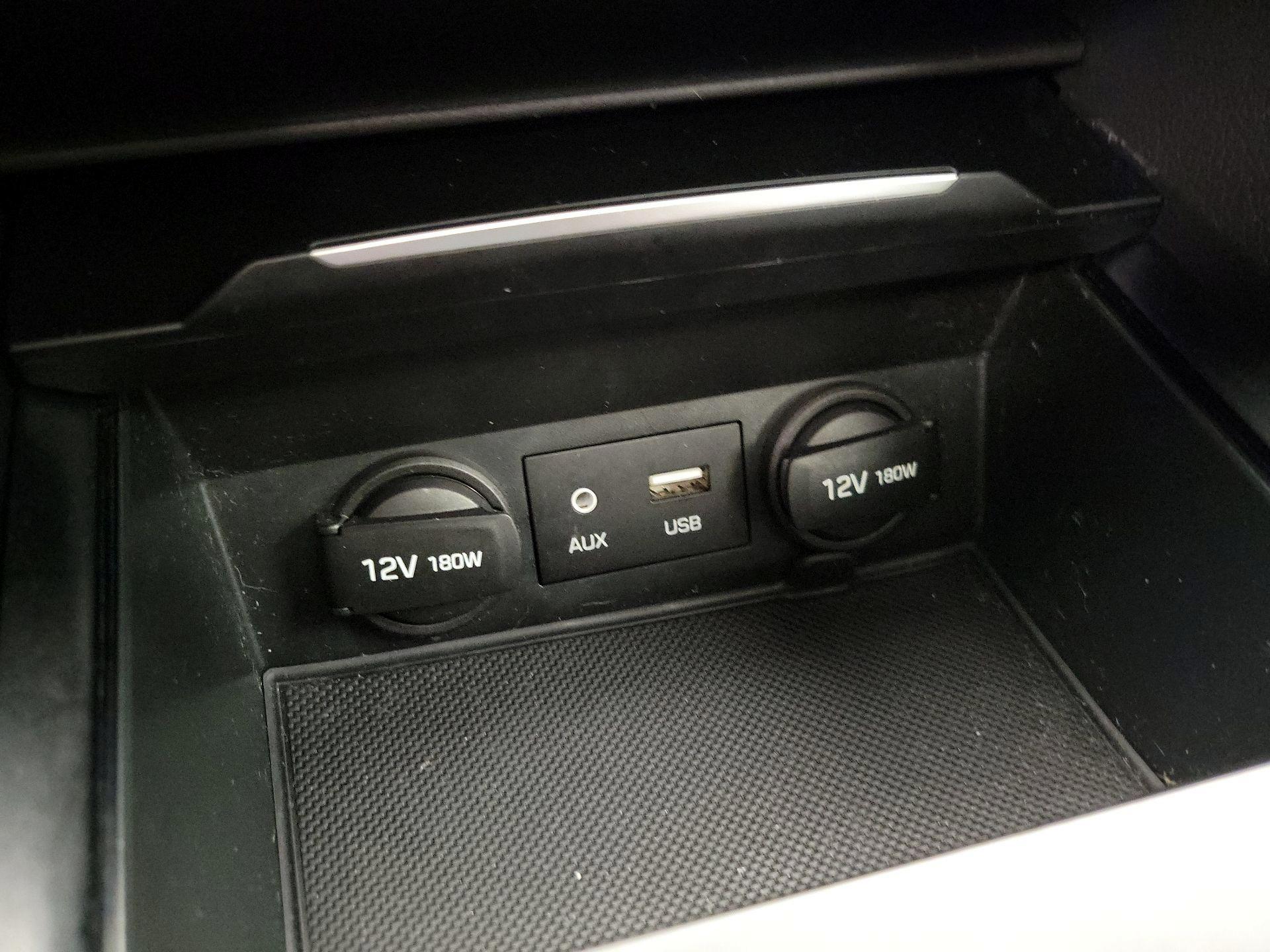 Thumbnail: 2017 Hyundai Elantra - 18