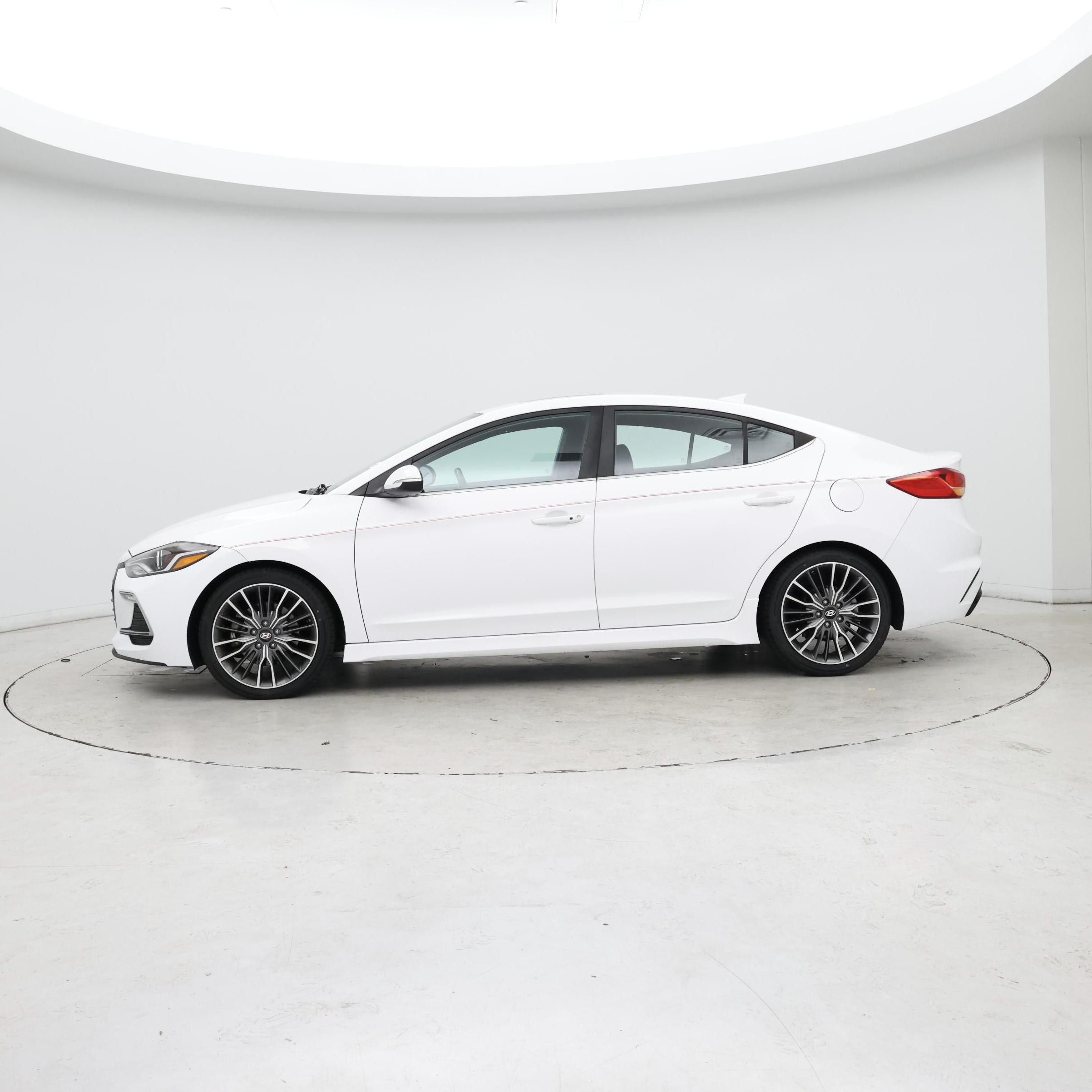 Thumbnail: 2017 Hyundai Elantra - 3