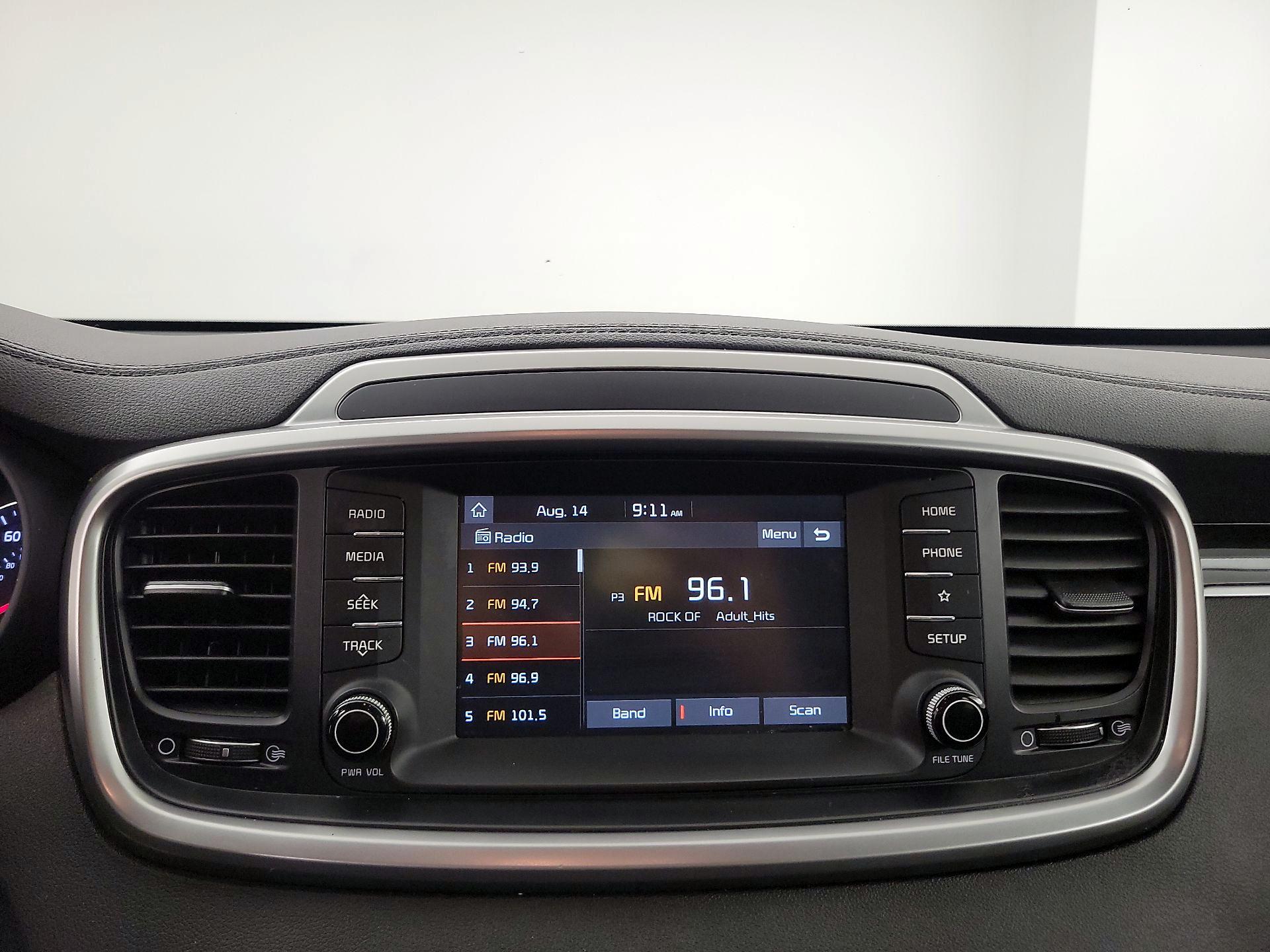 Thumbnail: 2019 Kia Sorento - 15