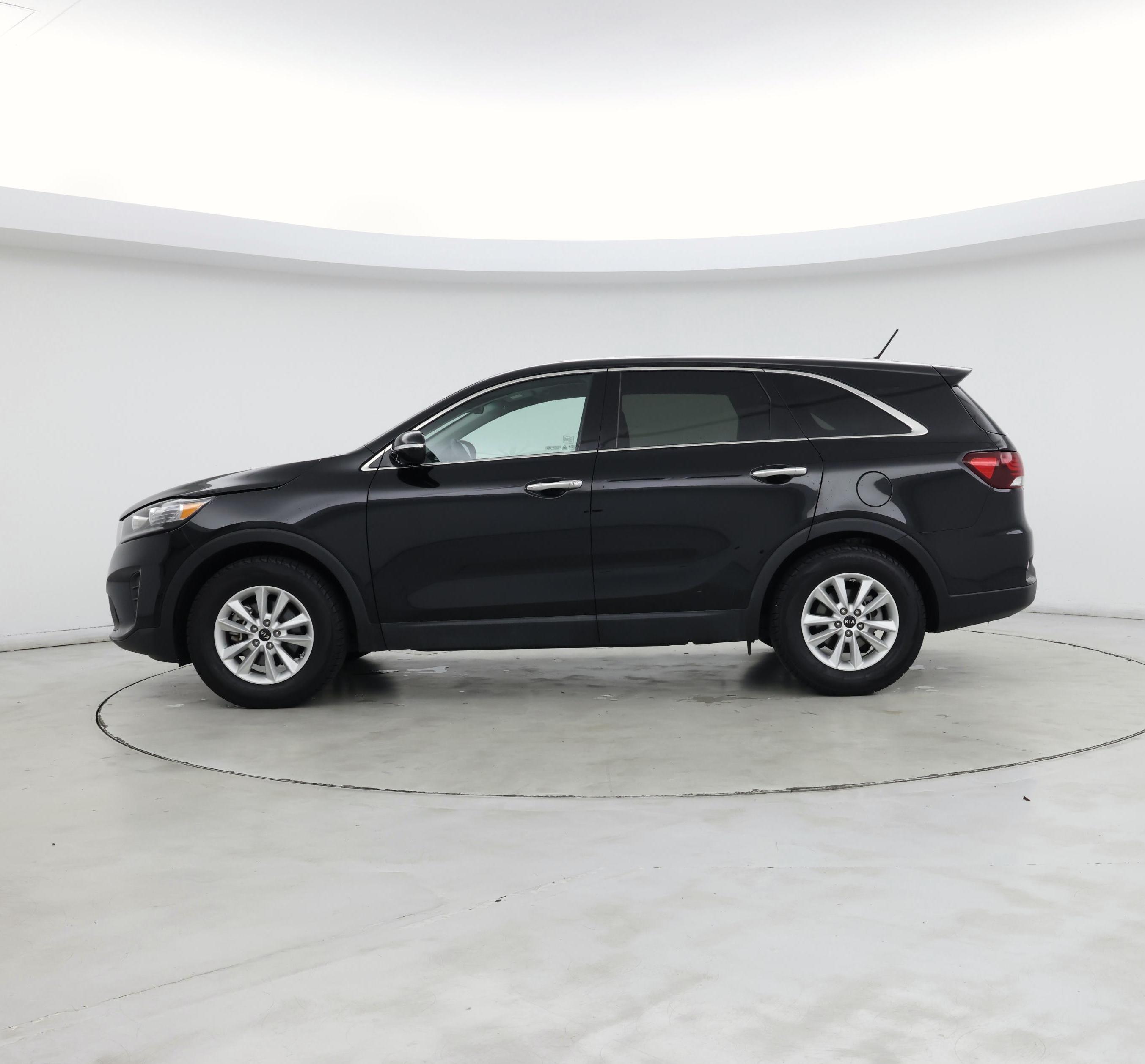 Thumbnail: 2019 Kia Sorento - 3