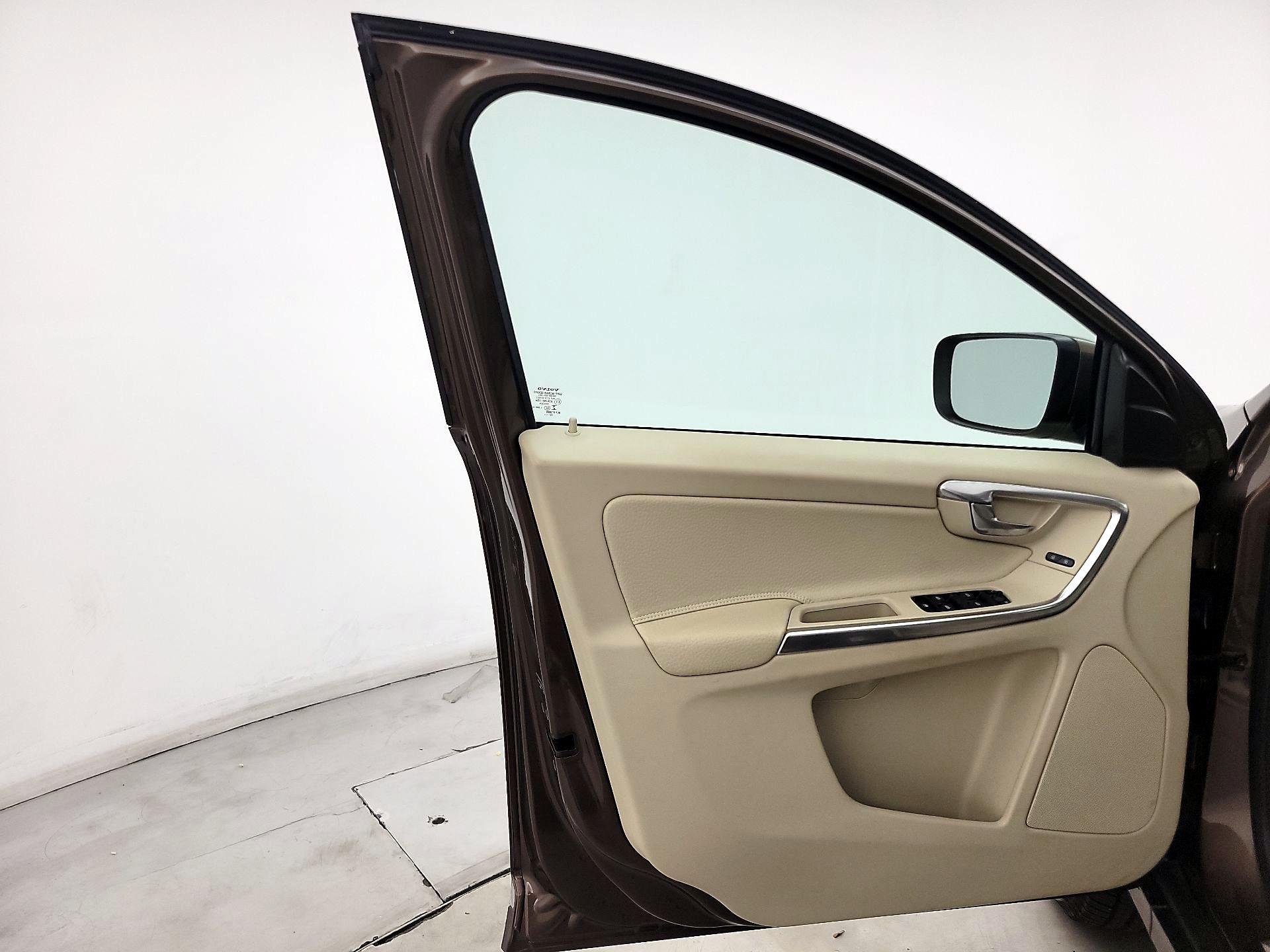 Thumbnail: 2014 Volvo XC60 - 12