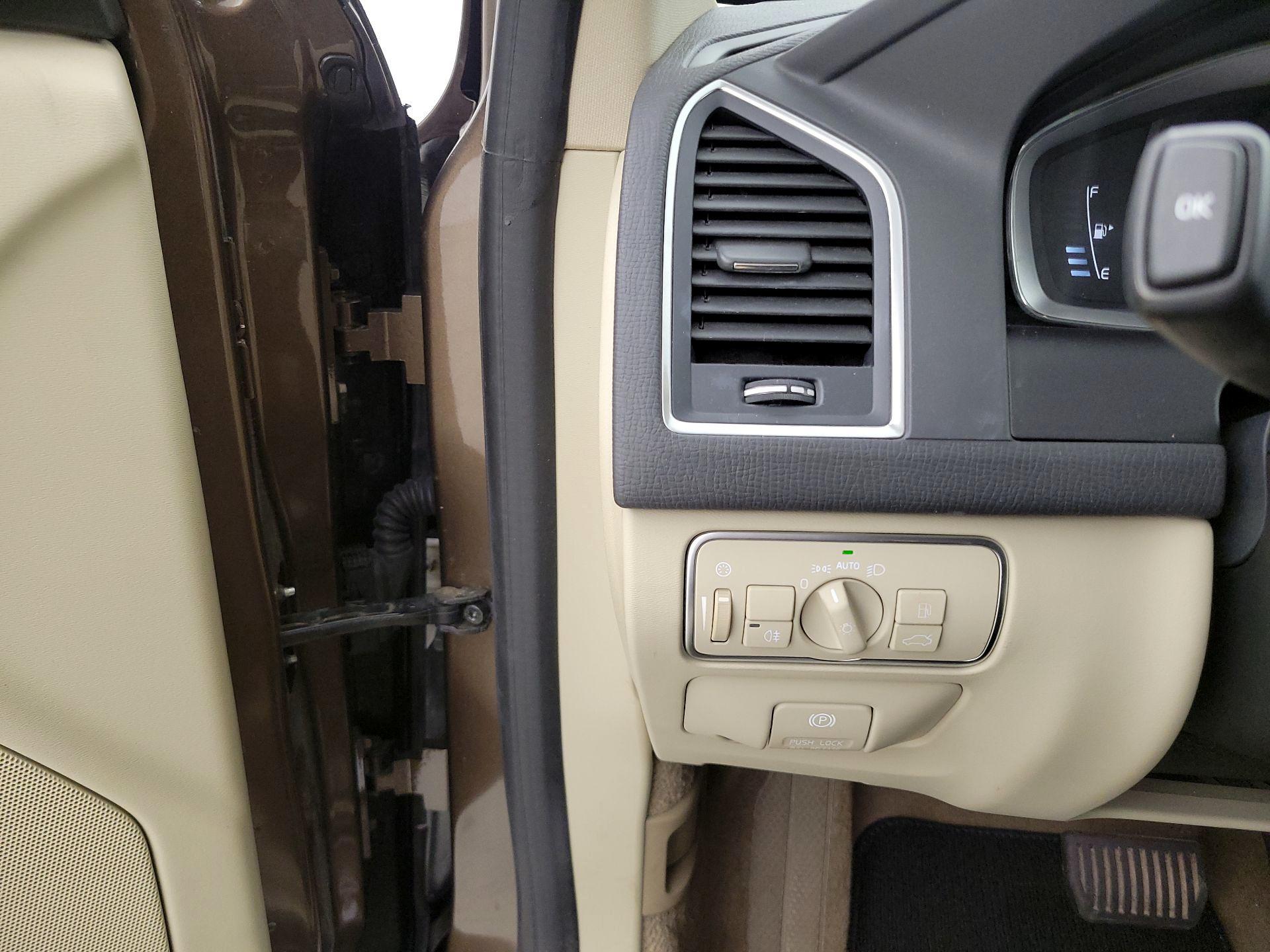 Thumbnail: 2014 Volvo XC60 - 13
