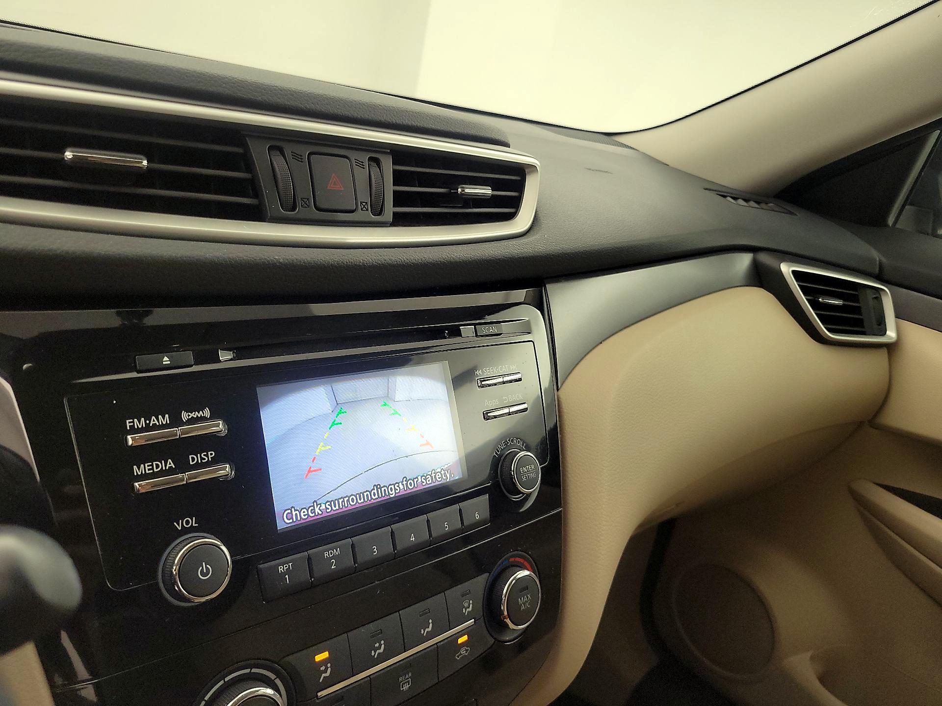 Thumbnail: 2016 Nissan Rogue - 14