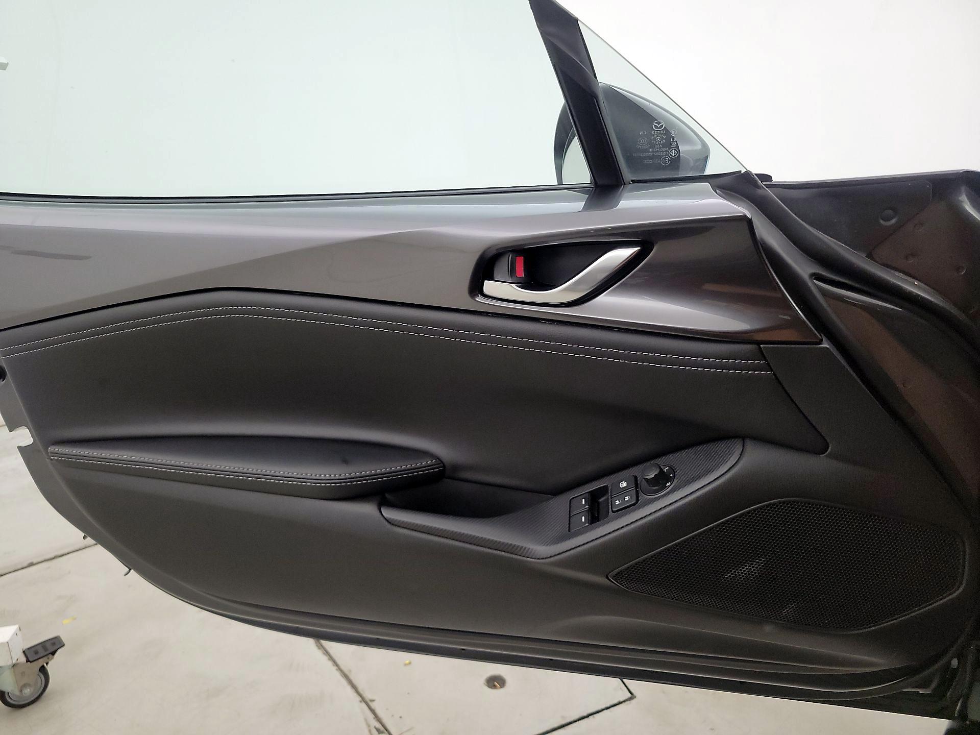 Thumbnail: 2023 Mazda MX-5 Miata - 12