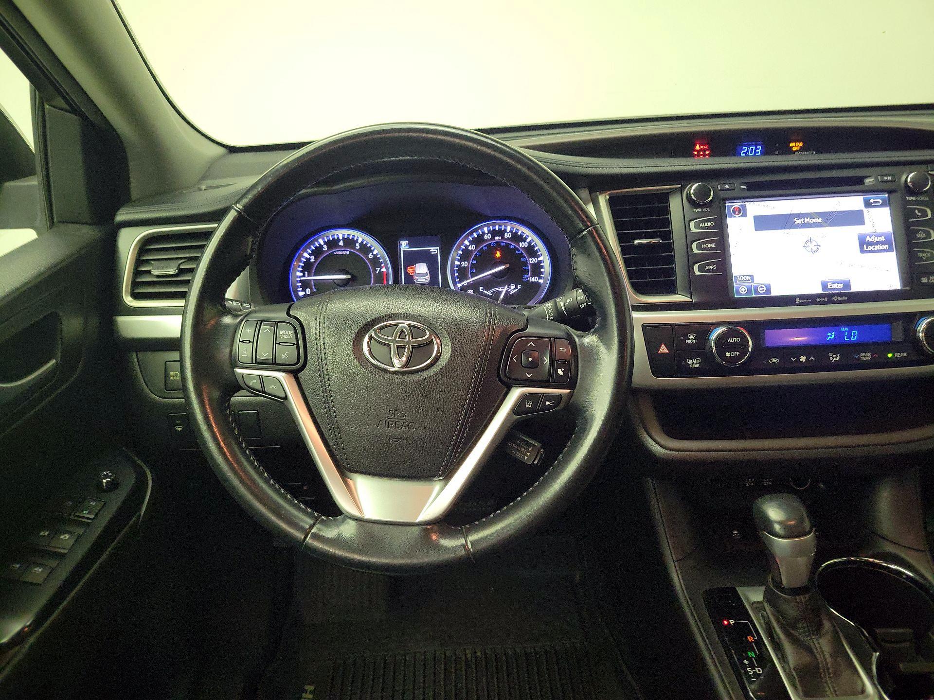 Thumbnail: 2017 Toyota Highlander - 10