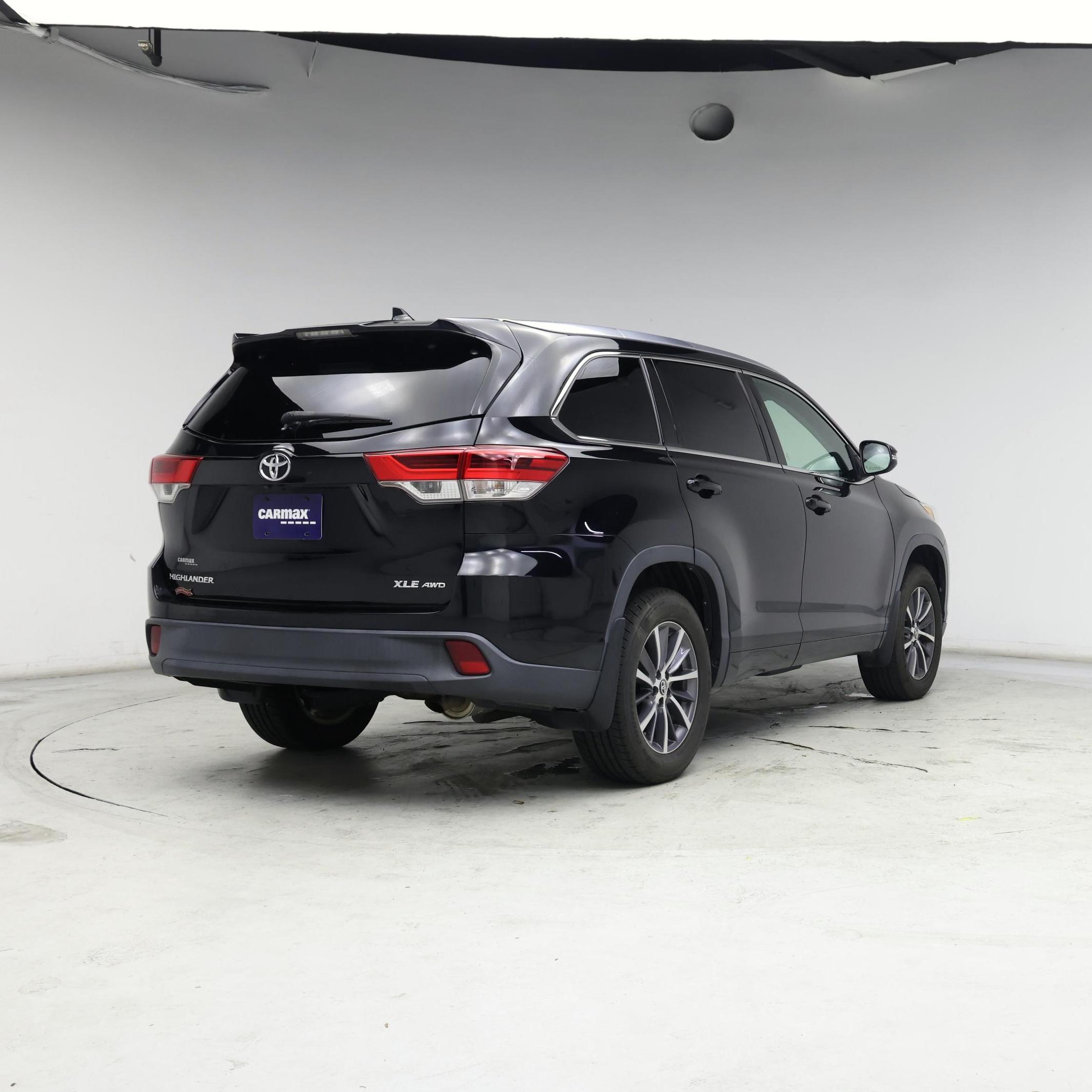 Thumbnail: 2017 Toyota Highlander - 8
