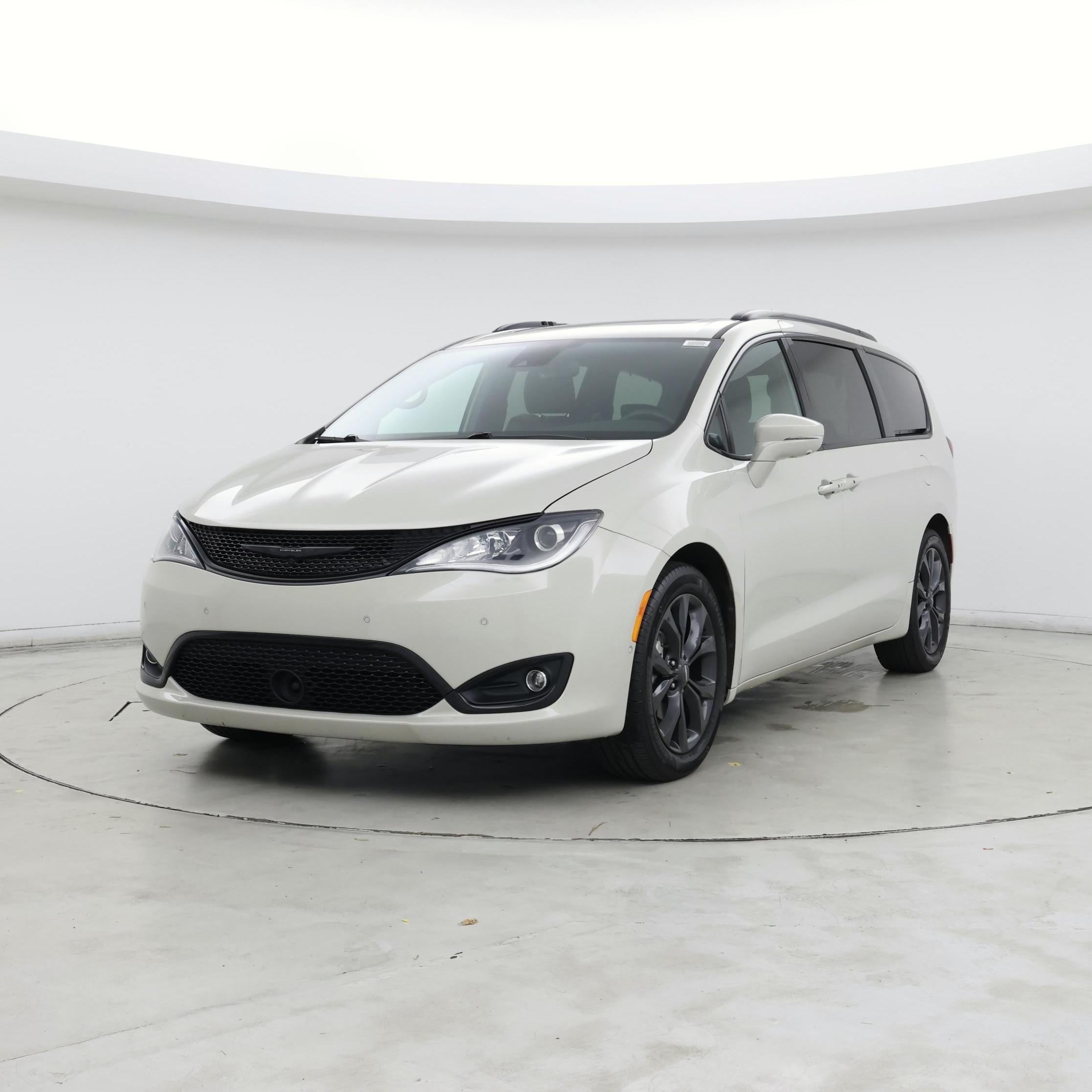 Thumbnail: 2020 Chrysler Pacifica - 4