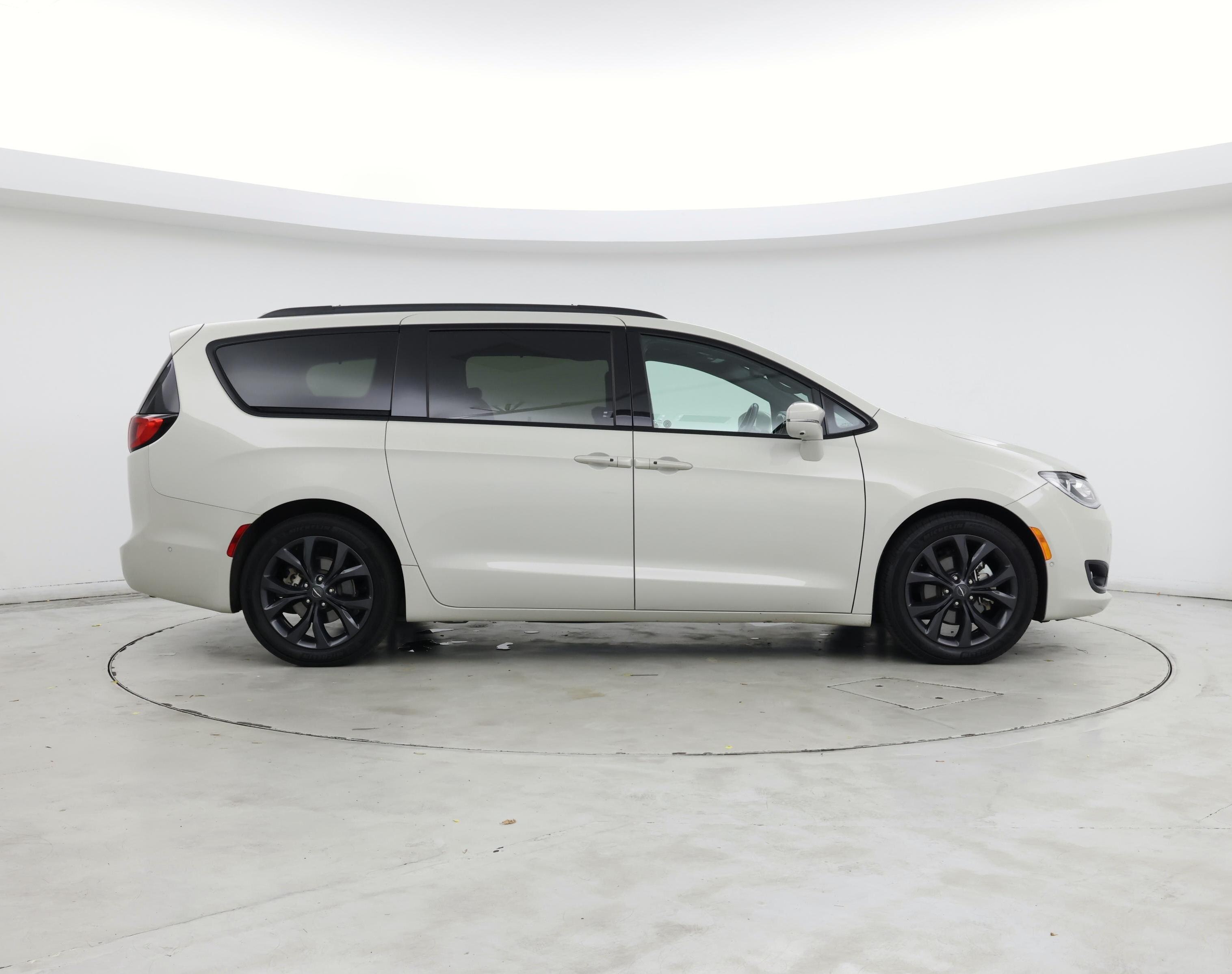 Thumbnail: 2020 Chrysler Pacifica - 7