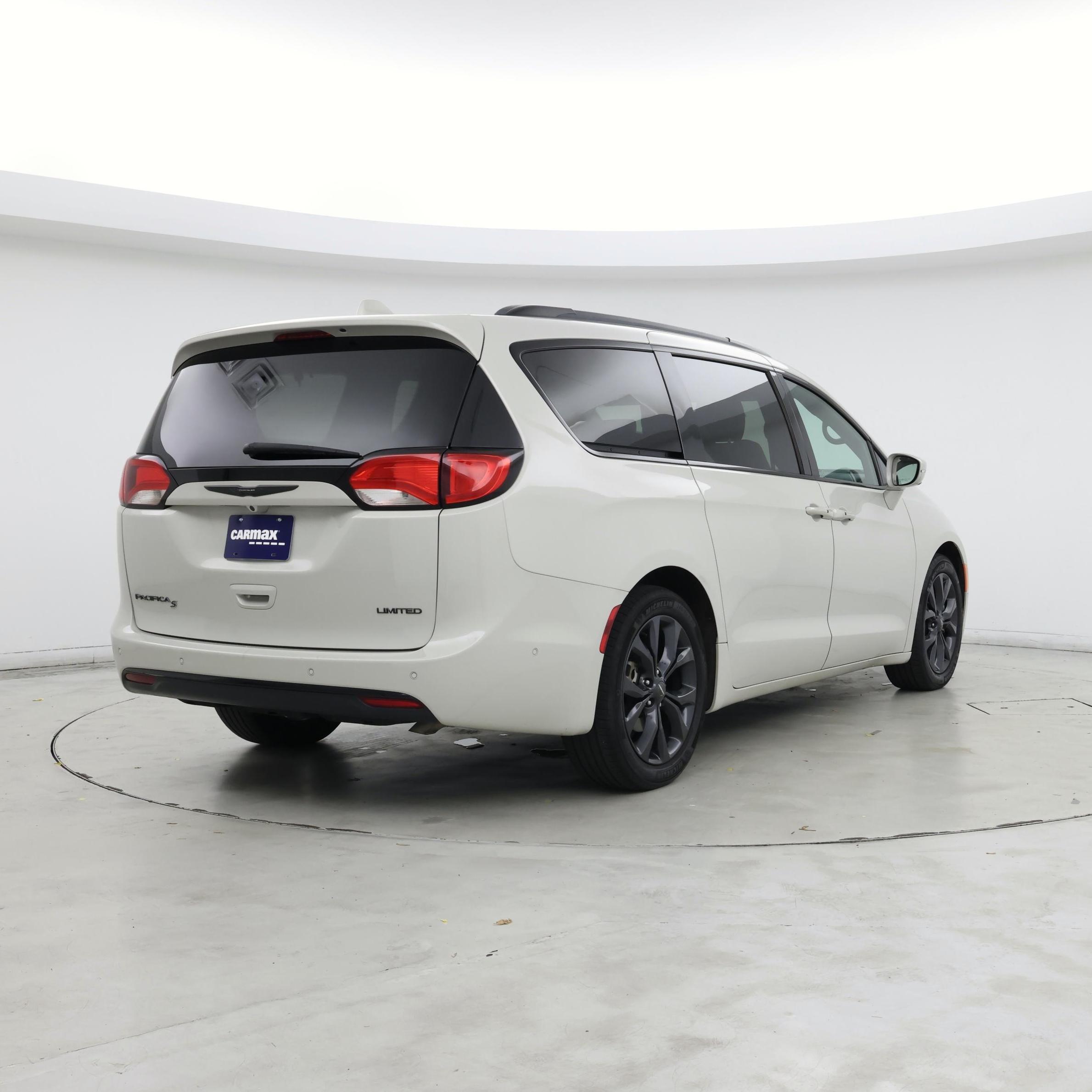 Thumbnail: 2020 Chrysler Pacifica - 8